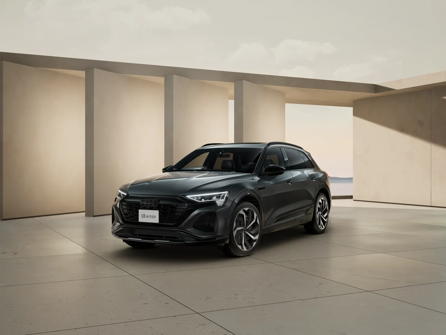 Audi Q8 e-tron 55 e-tron quattro S line 300,00 kW フロント3/4ビュー