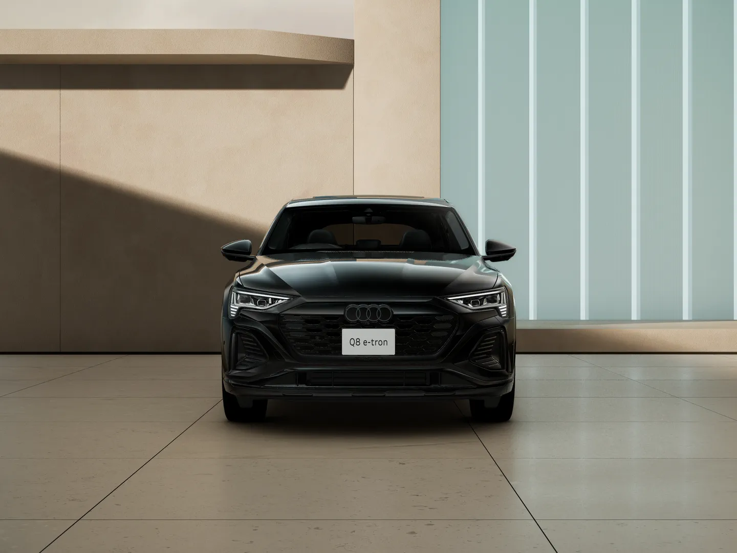 Audi Q8 Sportback e-tron 55 e-tron quattro S line 300,00 kW フロントビュー