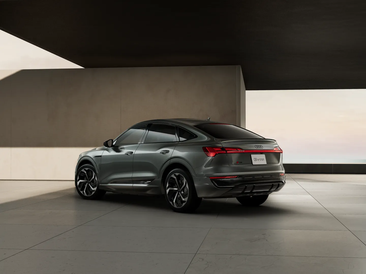 Image about Audi Q8 Sportback e-tron 55 e-tron quattro S line 300,00 kW