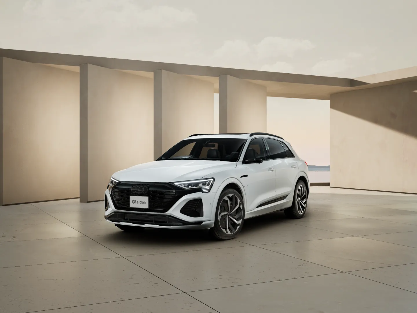 Audi Q8 e-tron 55 e-tron quattro S line 300,00 kW フロント3/4ビュー