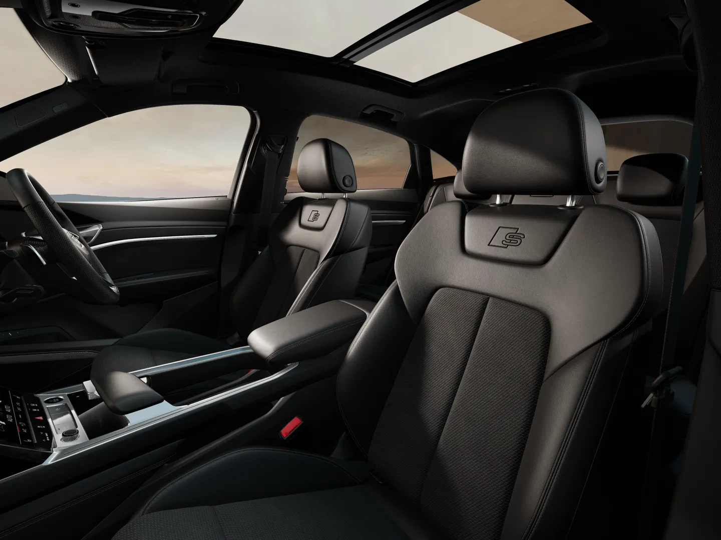 Audi Q8 Sportback e-tron 55 e-tron quattro S line 300,00 kW フロントシート