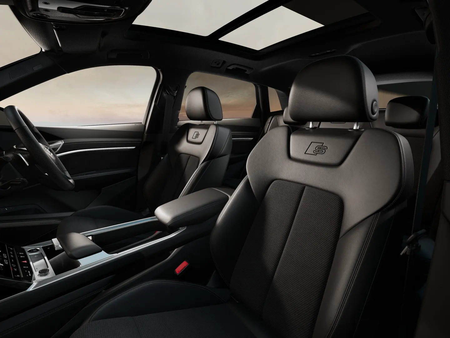 Image about Audi Q8 e-tron 55 e-tron quattro S line 300,00 kW