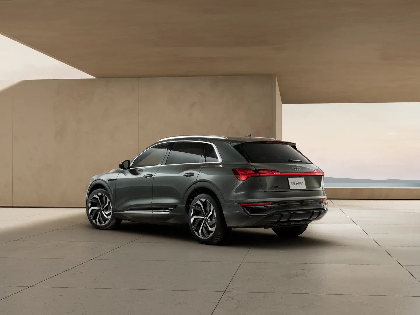 Image about Audi Q8 e-tron 55 e-tron quattro S line 300,00 kW