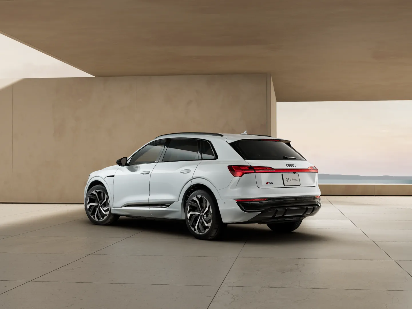 Image about Audi Q8 e-tron 55 e-tron quattro S line 300,00 kW