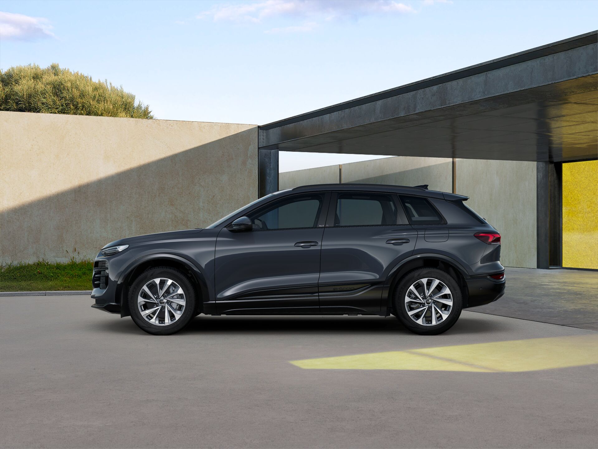 Q6 e-tron EXTERIOR-PARALLEL-SIDE