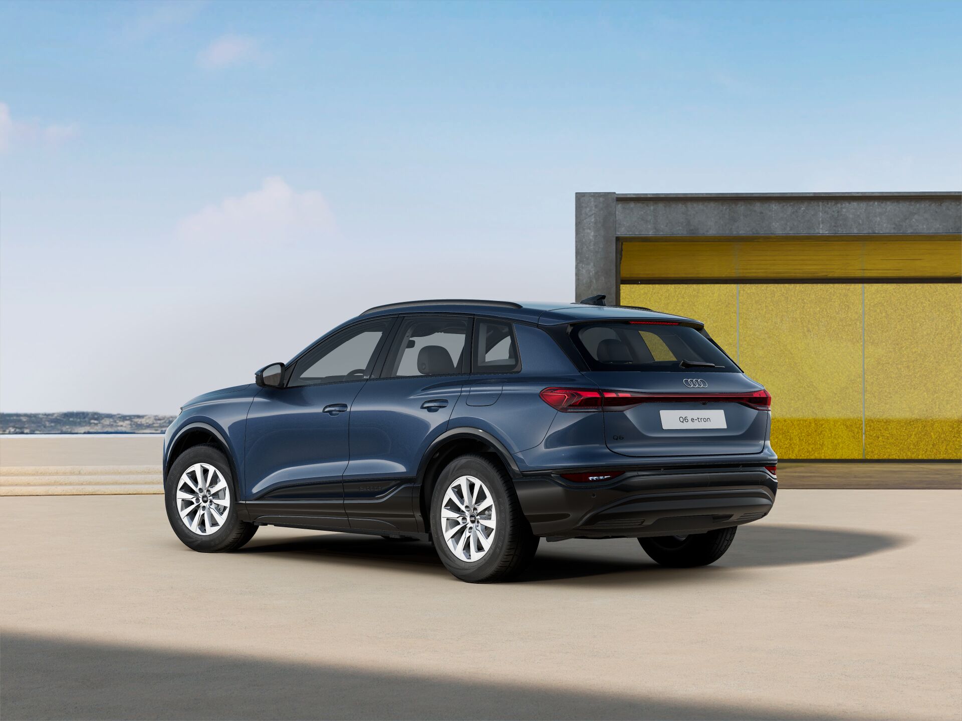 Q6 SUV e-tron EXTERIOR-REAR-3-4