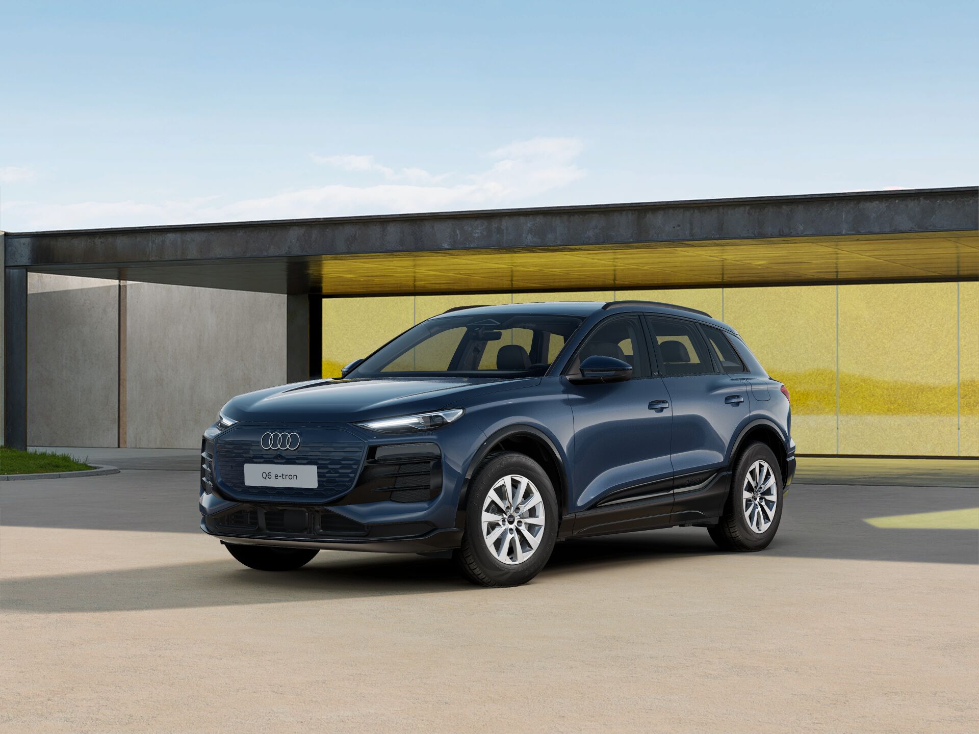 Q6 SUV e-tron EXTERIOR-FRONT-3-4