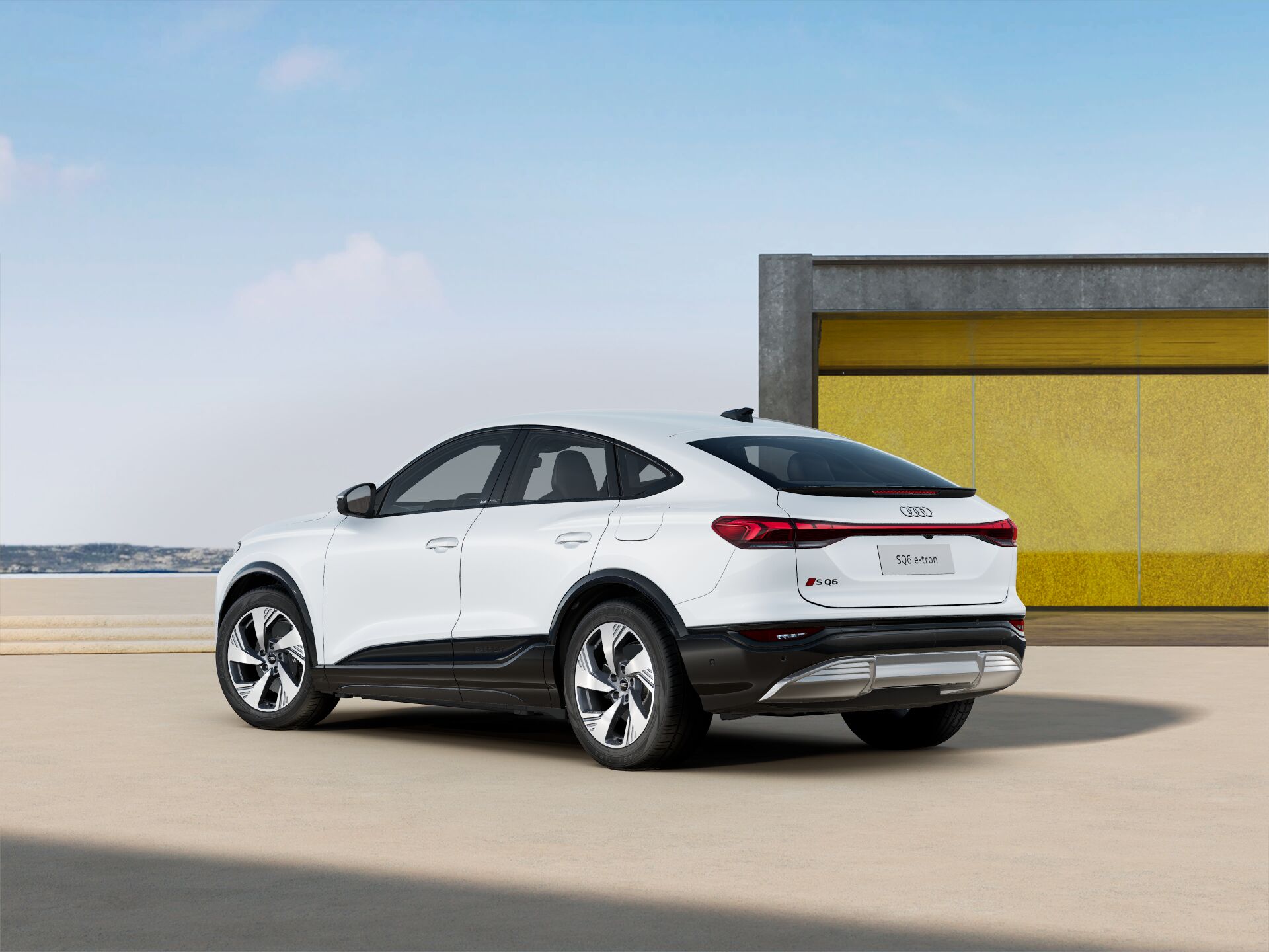 SQ6 Sportback e-tron EXTERIOR-REAR-3-4