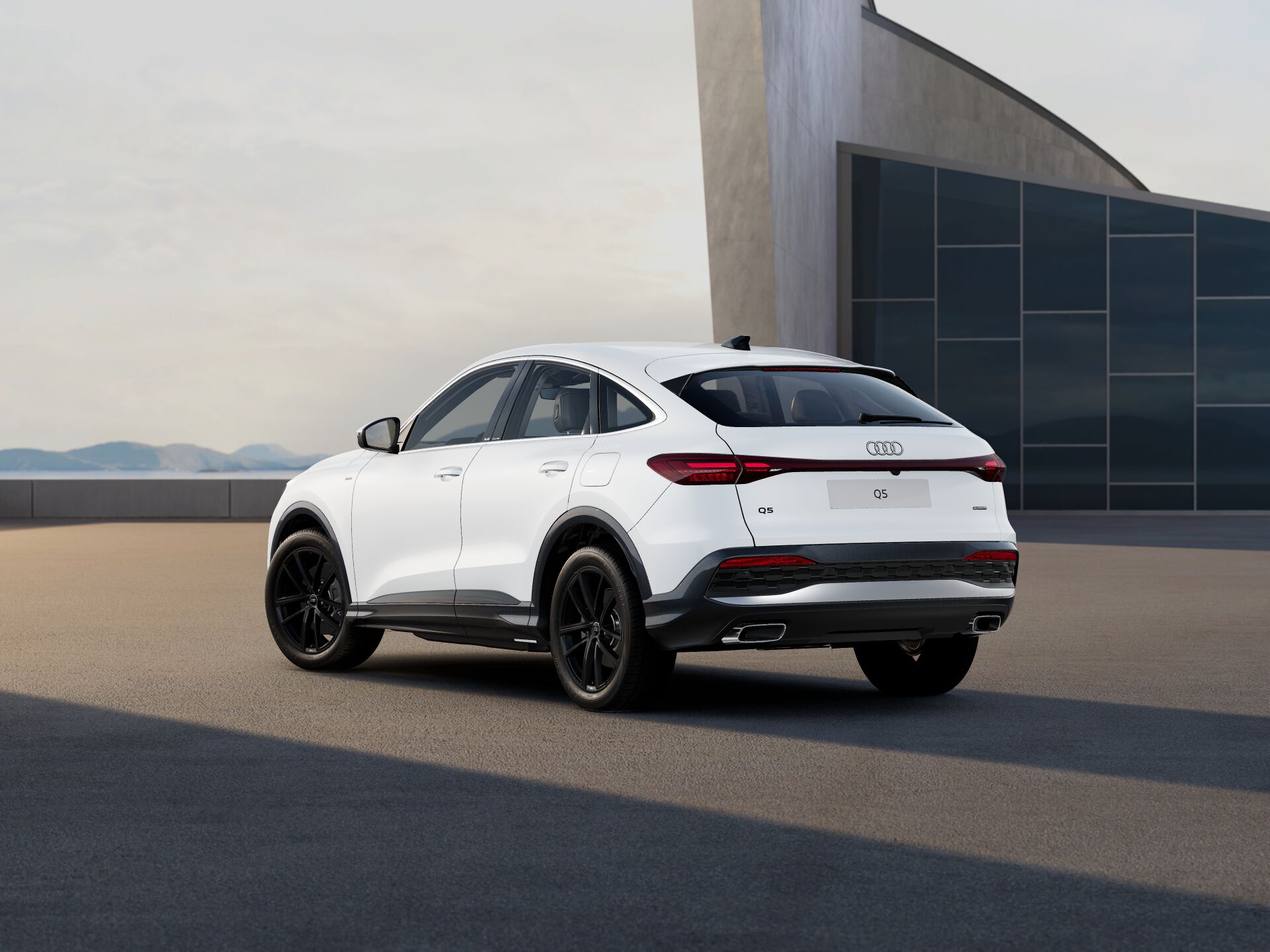 Q5 Sportback e-hybrid EXTERIOR-REAR-3-4