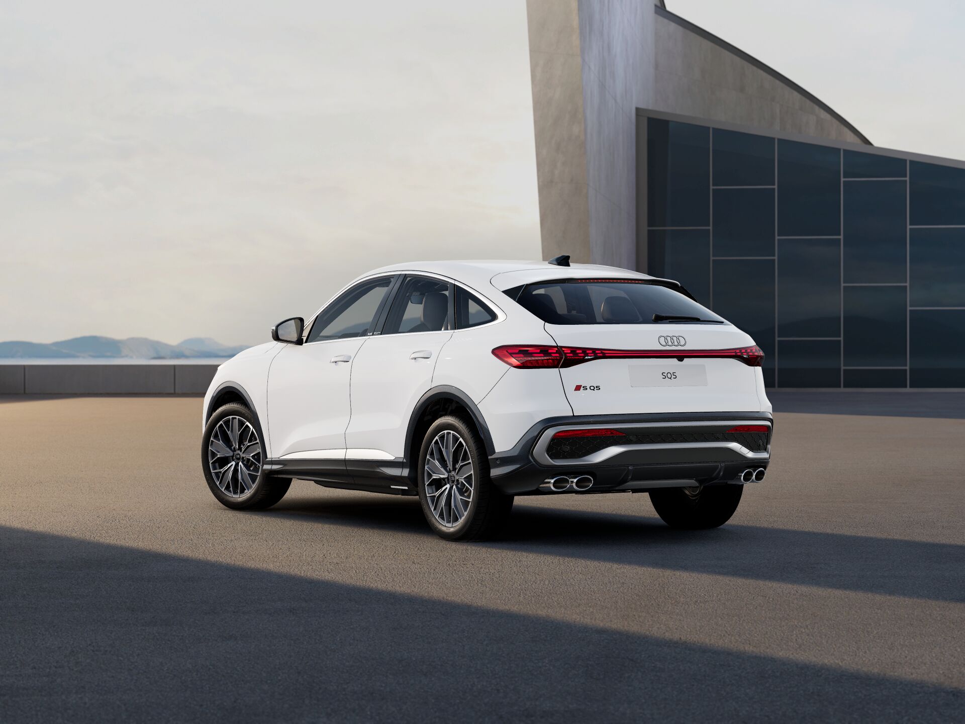 SQ5 Sportback EXTERIOR-REAR-3-4