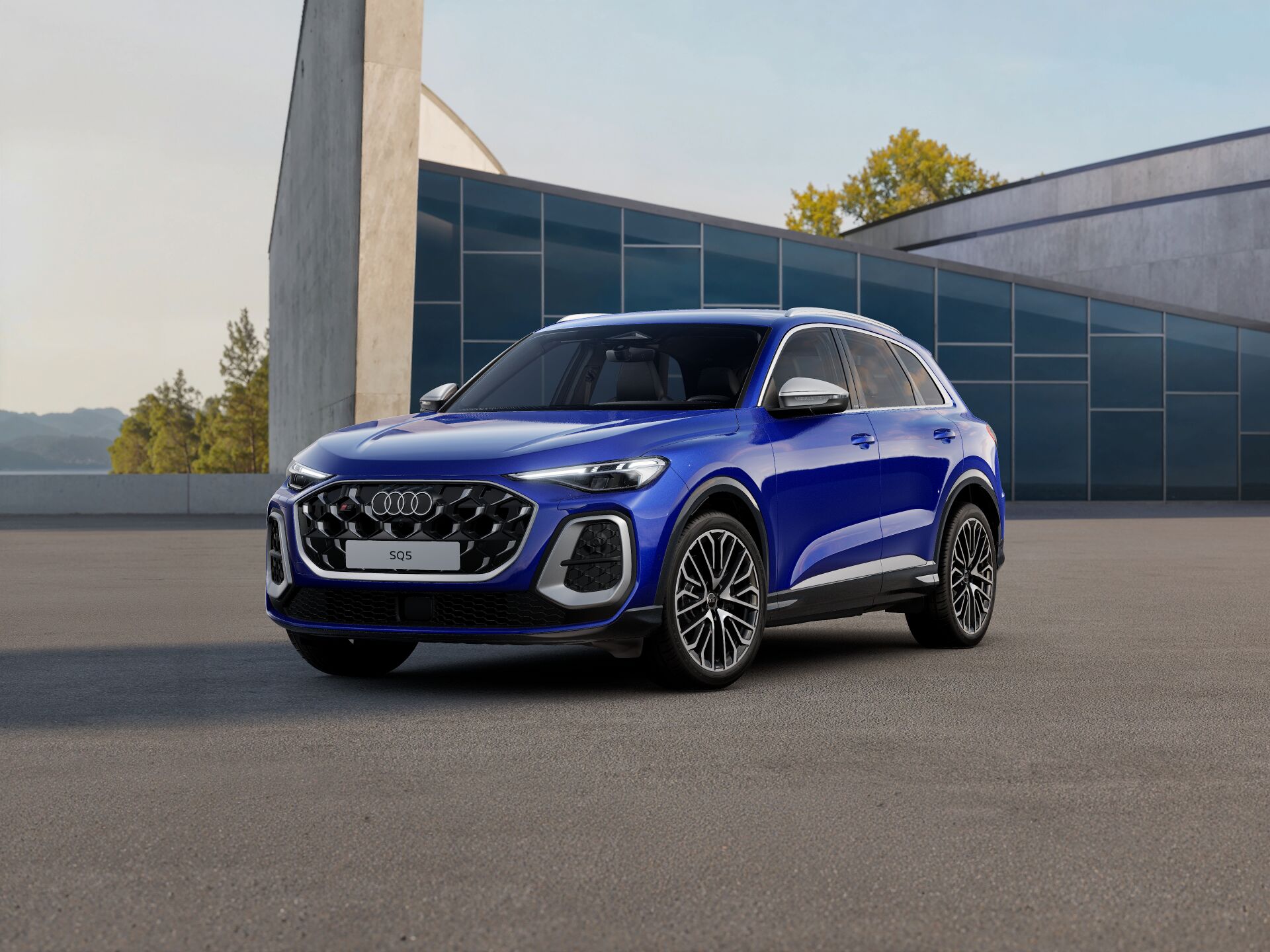 SQ5 SUV EXTERIOR-FRONT-3-4