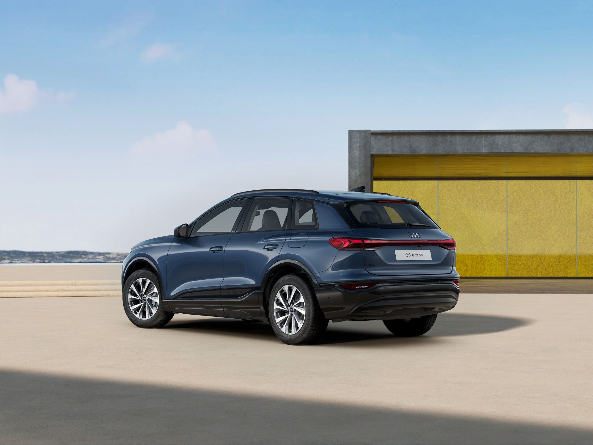 Q6 SUV e-tron EXTERIOR-REAR-3-4