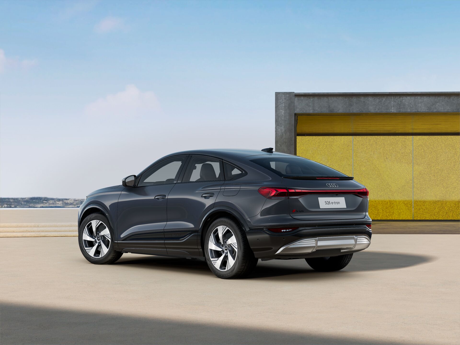 SQ6 Sportback e-tron EXTERIOR-REAR-3-4