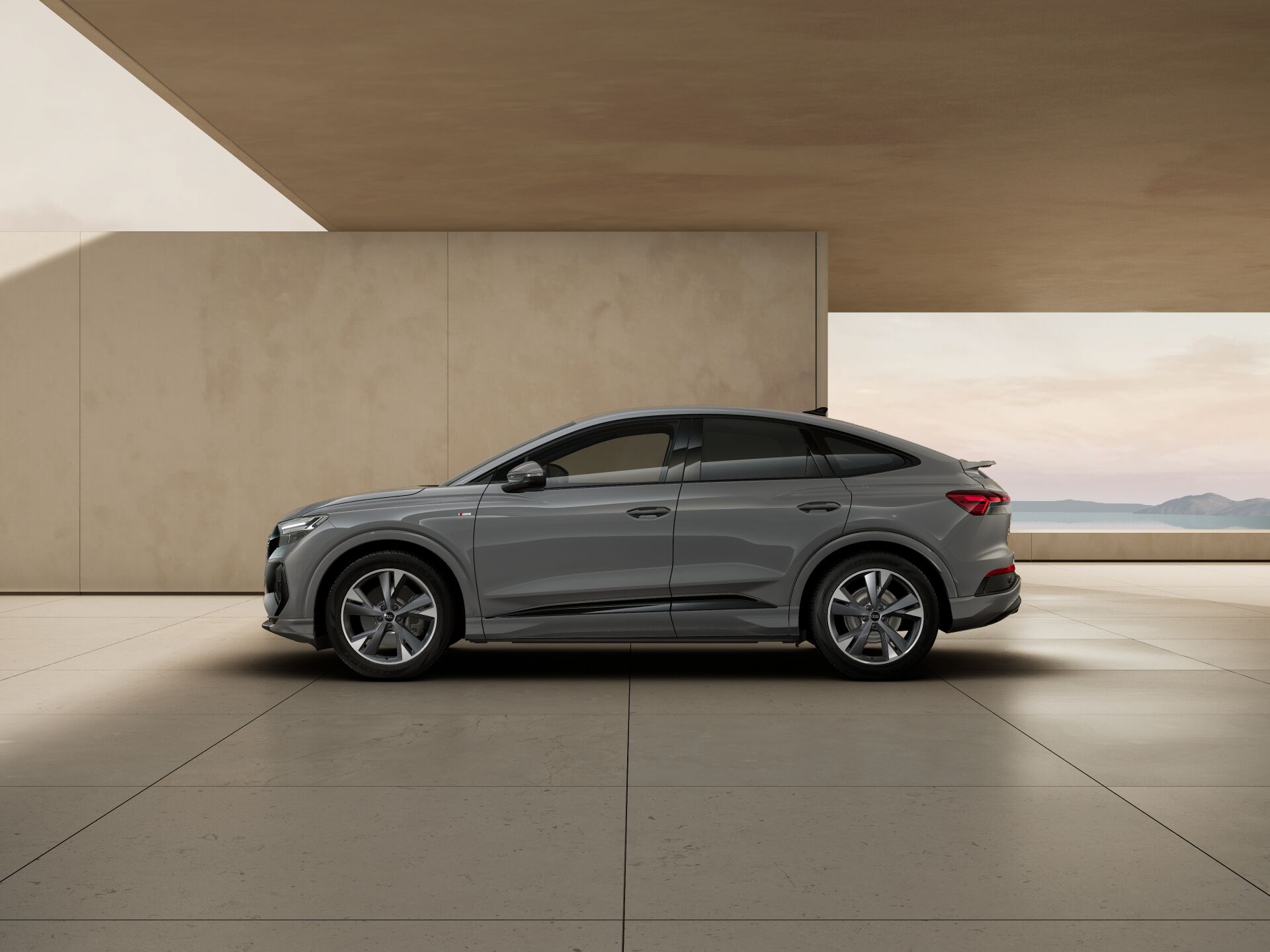 Q4 Sportback e-tron EXTERIOR-PARALLEL-SIDE