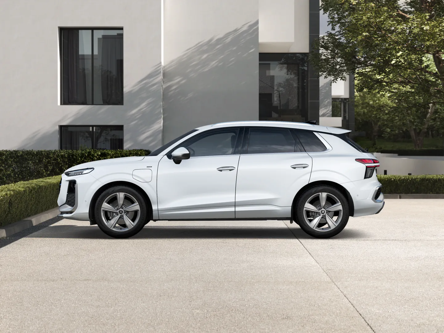 Zdjęcie Audi Q3 SUV e-hybrid e-hybrid 200 kW S tronic – Ujęcie: bok