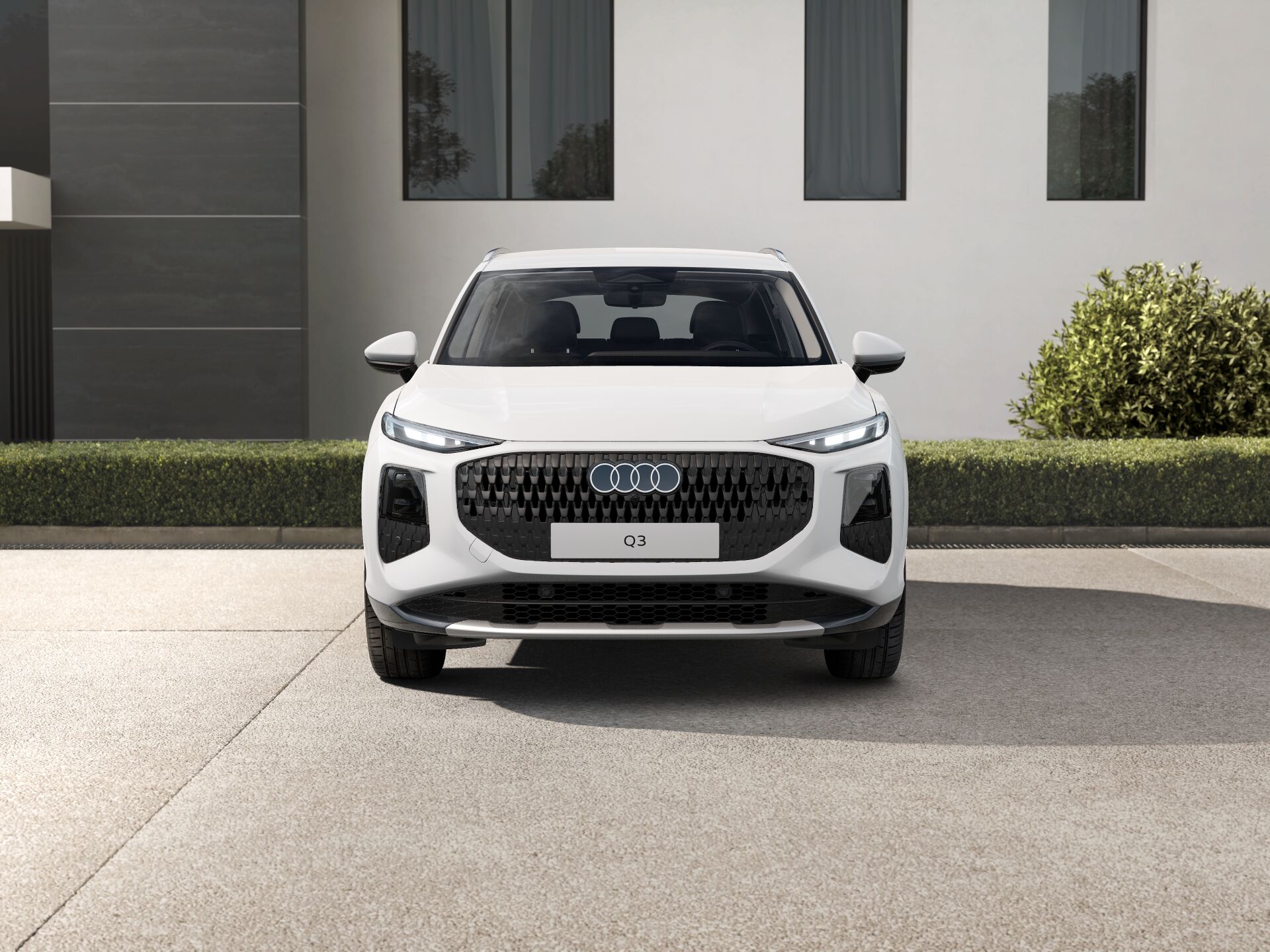 Q3 SUV EXTERIOR-FRONT-FRONT
