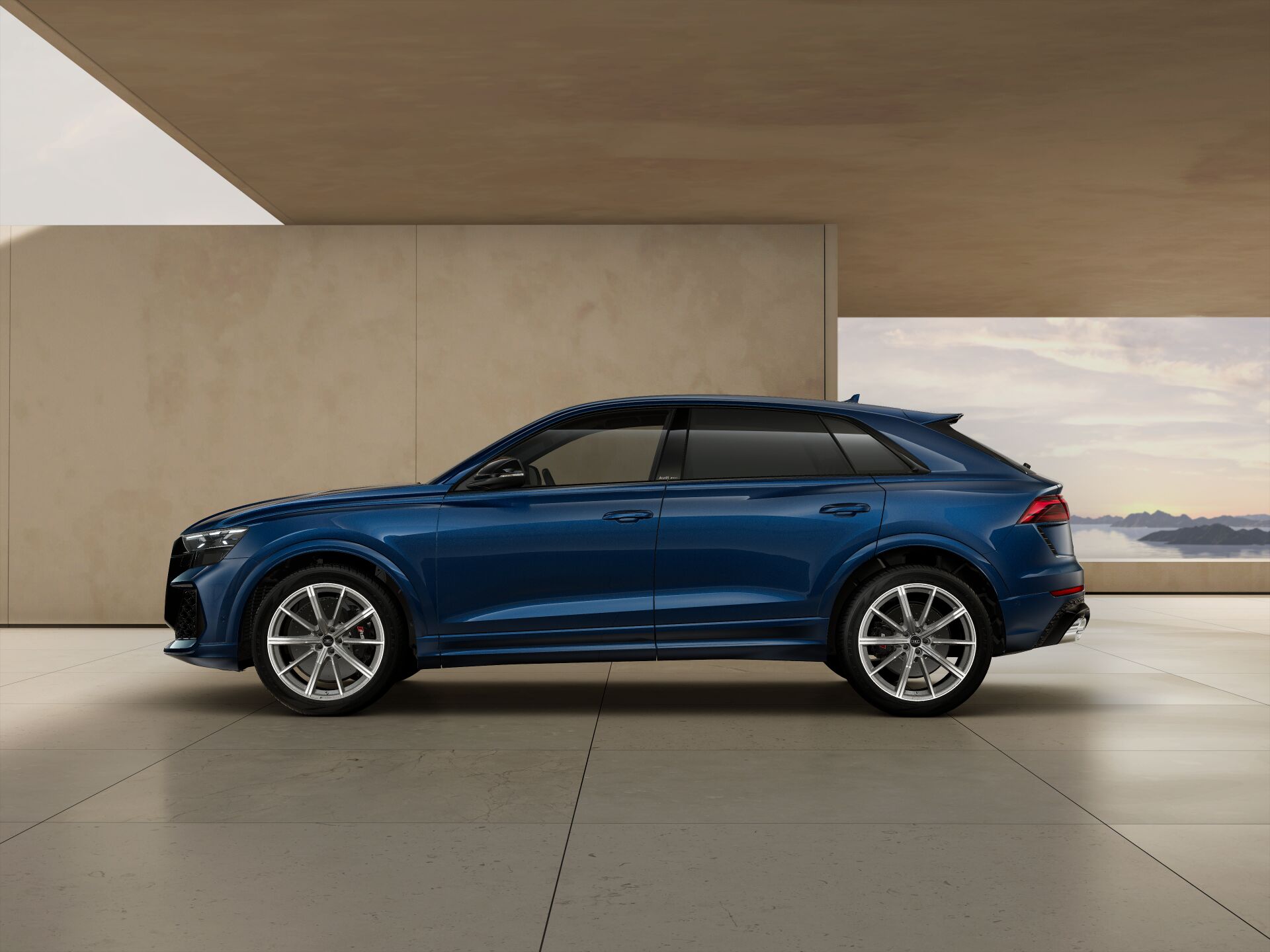 RS Q8 SUV EXTERIOR-PARALLEL-SIDE