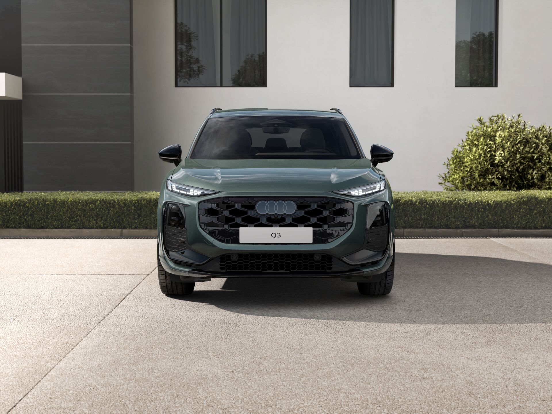 Q3 SUV EXTERIOR-FRONT-FRONT