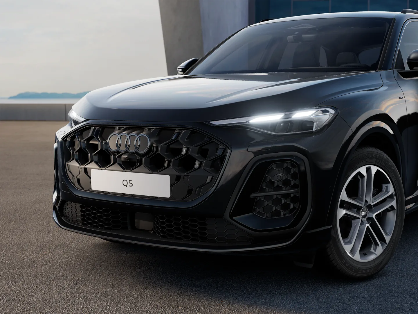 Zdjęcie&nbsp;Audi Q5 SUV e-hybrid&nbsp;e-hybrid quattro 220 kW S tronic&nbsp;– Ujęcie: reflektory