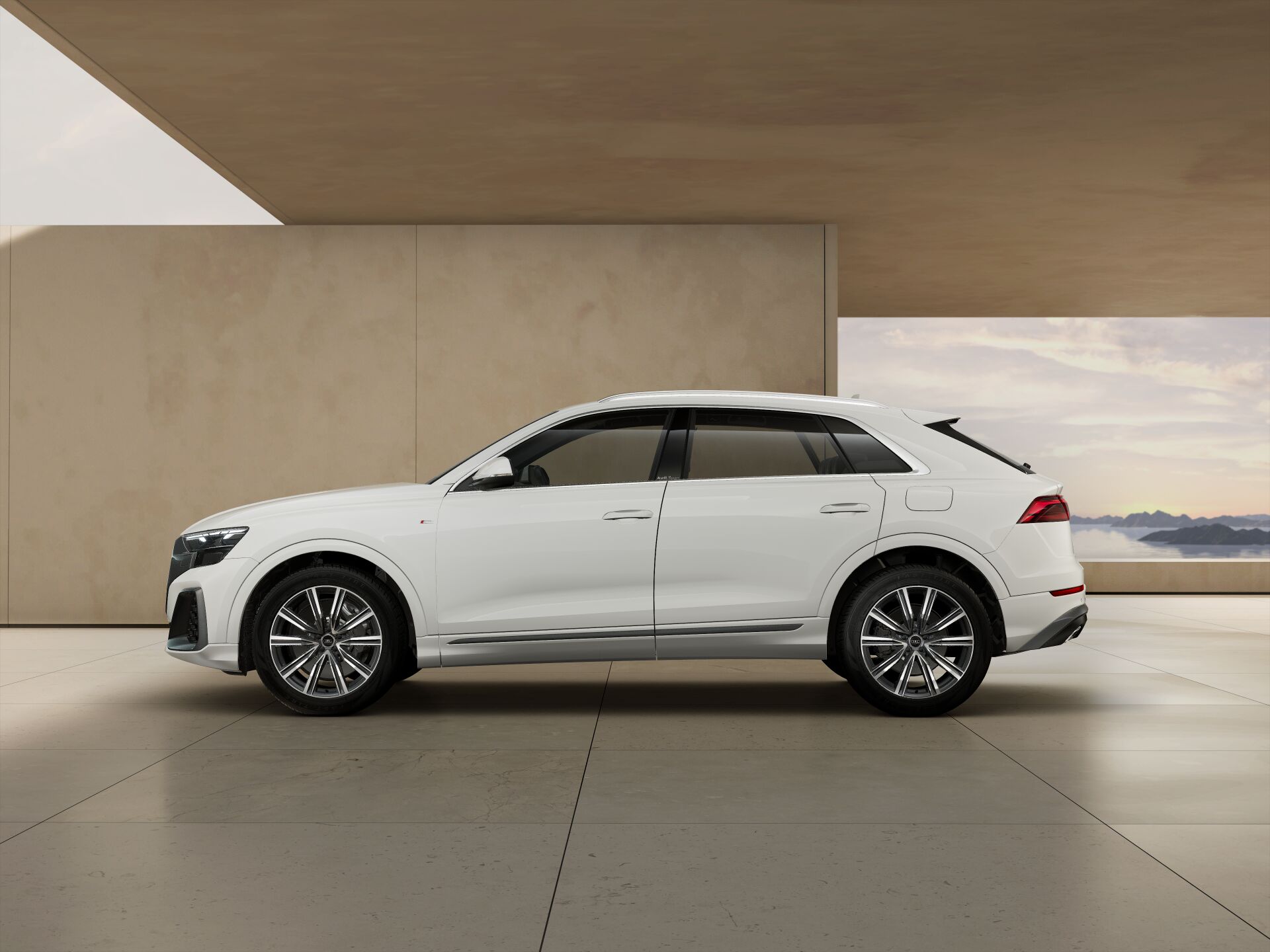 Q8 SUV TFSIe EXTERIOR-PARALLEL-SIDE