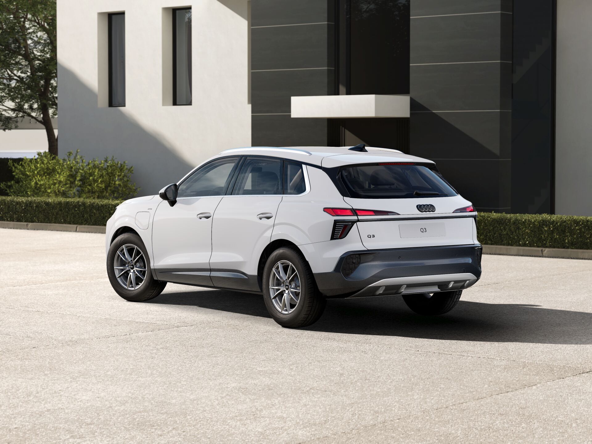 Nuova Q3 e-hybrid EXTERIOR-REAR-3-4