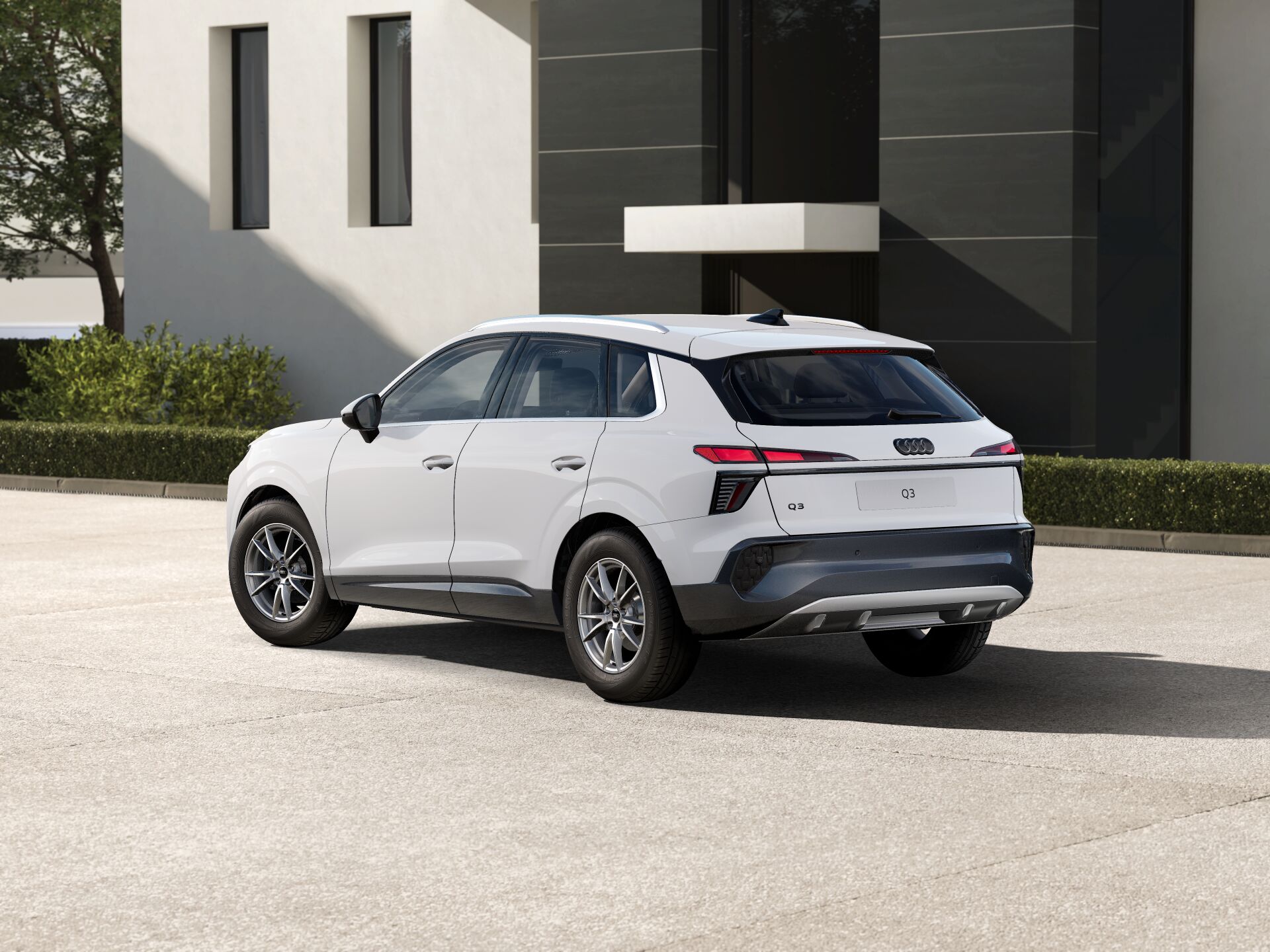 Nuova Q3 EXTERIOR-REAR-3-4