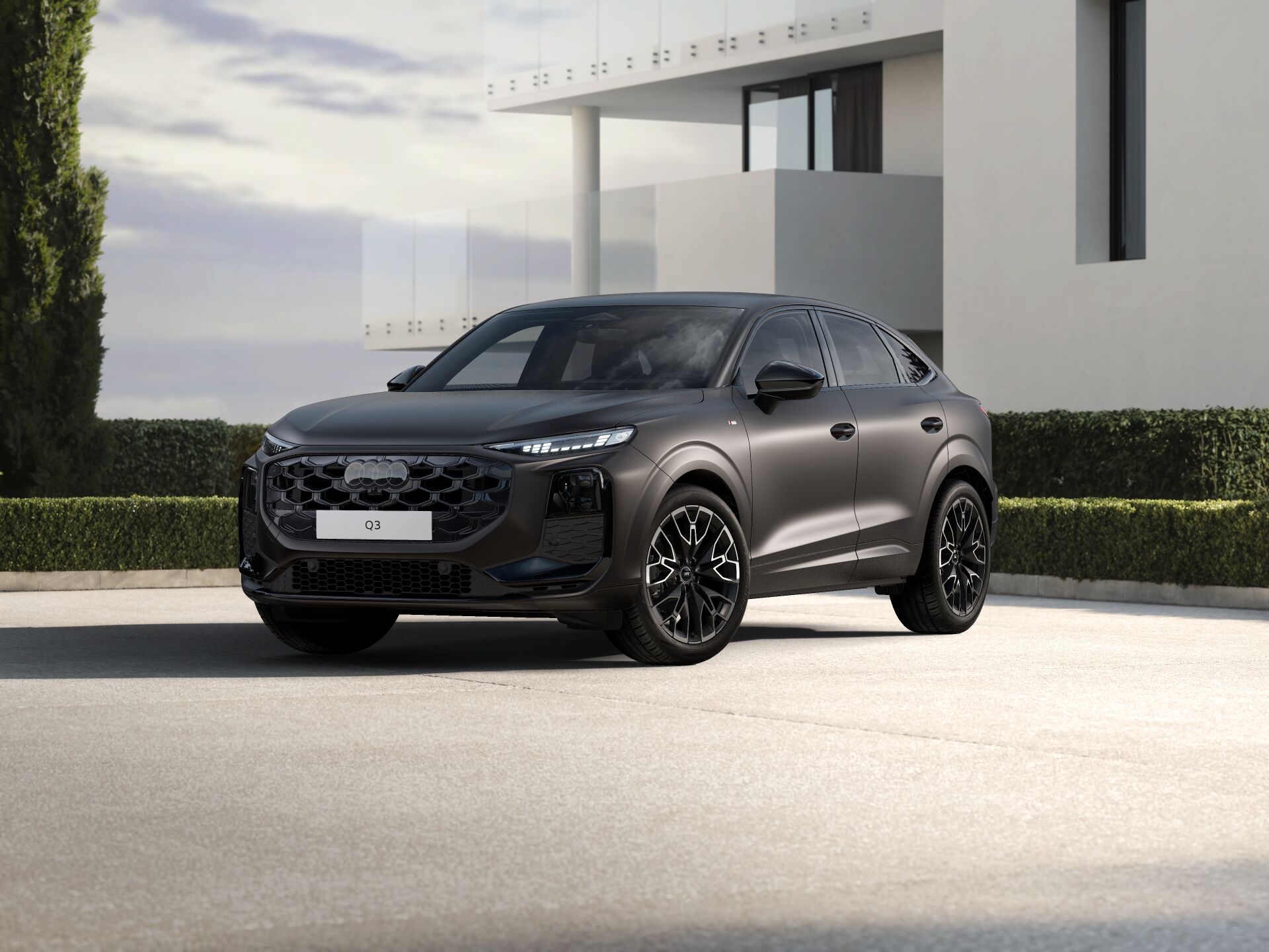 Q3 Sportback EXTERIOR-FRONT-3-4