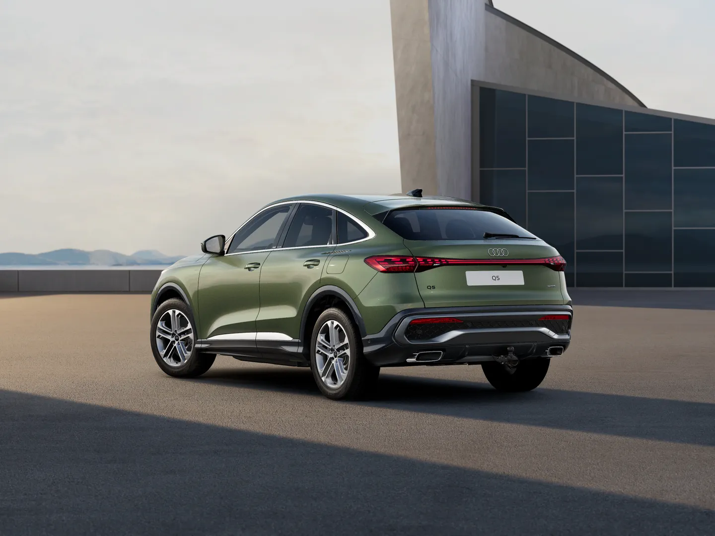 Zdjęcie&nbsp;Audi Q5 Sportback e-hybrid&nbsp;e-hybrid quattro 220 kW S tronic&nbsp;– Ujęcie: tył 3/4