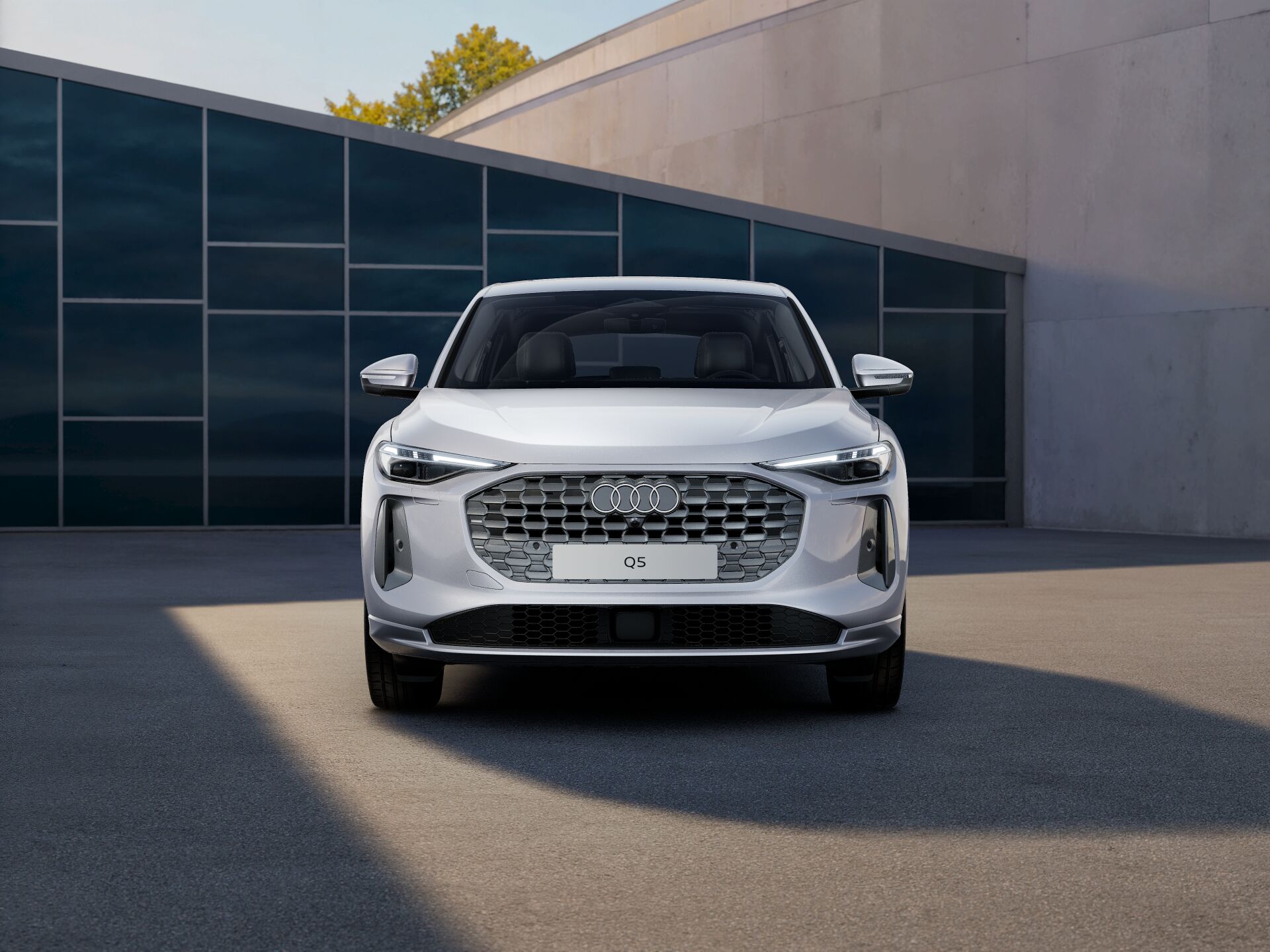 Q5 Sportback EXTERIOR-FRONT-FRONT