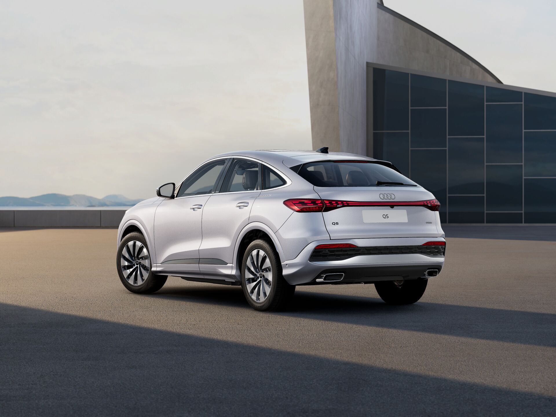 Q5 Sportback EXTERIOR-REAR-3-4