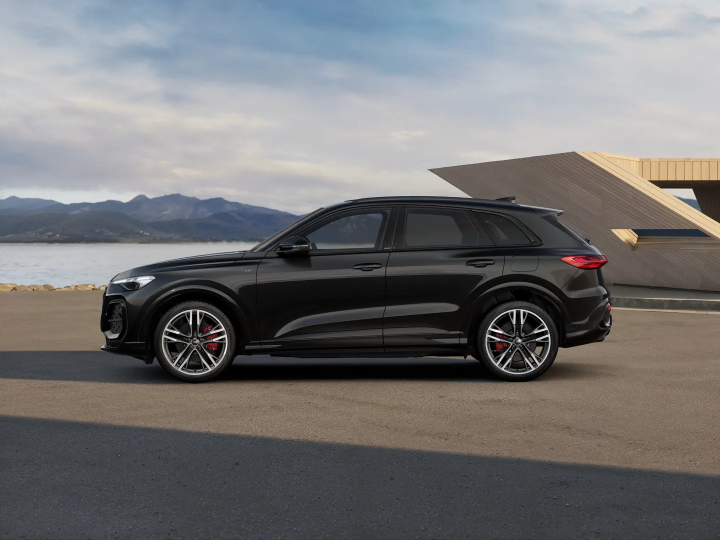 Image about Audi Q5 SUV e-hybrid quattro S tronic