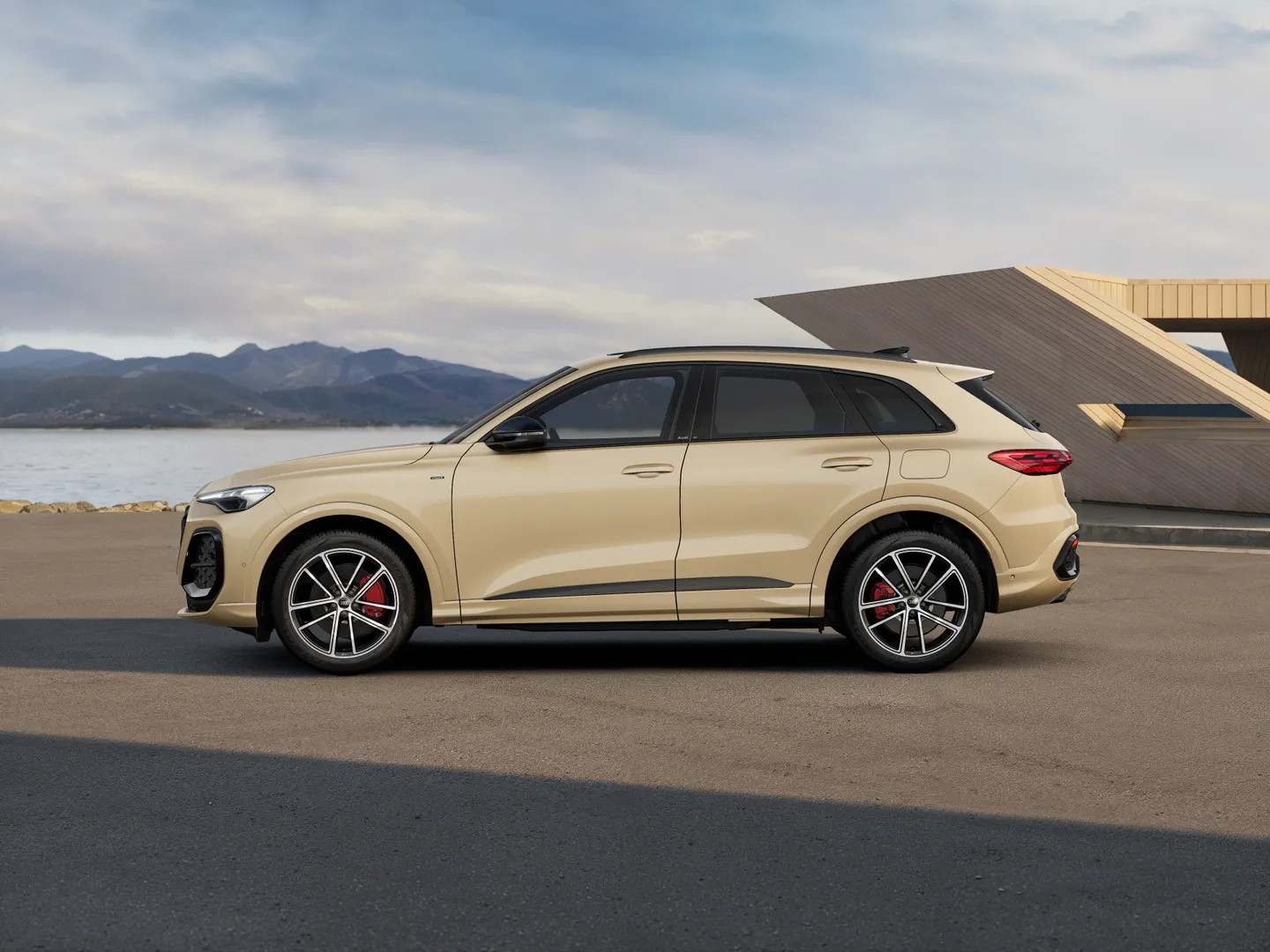 Image about Audi Q5 SUV e-hybrid quattro S tronic