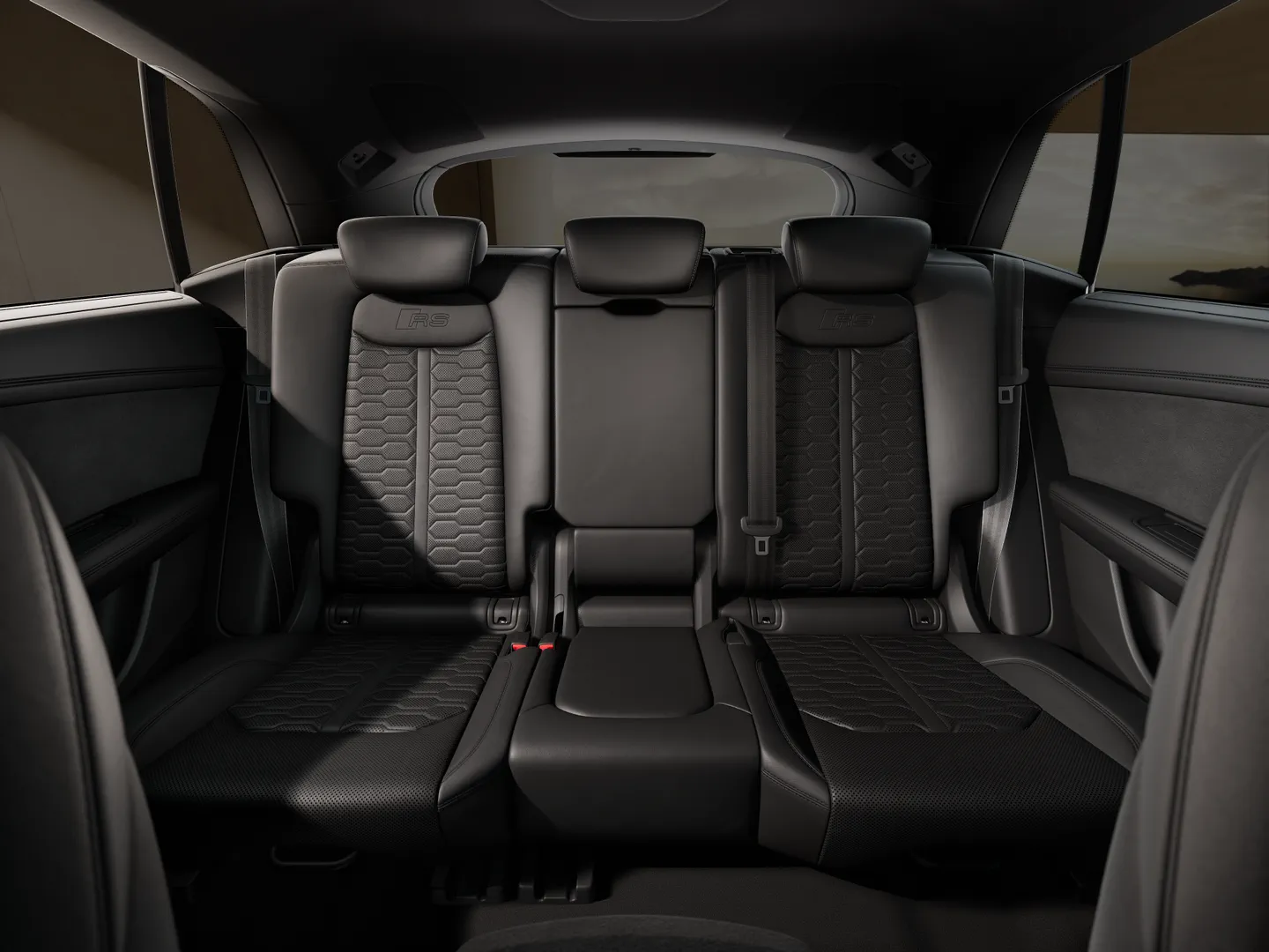 Zdjęcie Audi RS Q8 SUV RS Q8 SUV performance 471 kW tiptronic – Ujęcie: tylne fotele