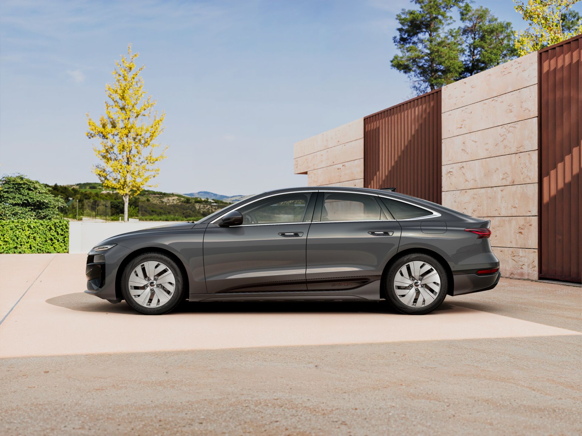 A6 Sportback e-tron EXTERIOR-PARALLEL-SIDE