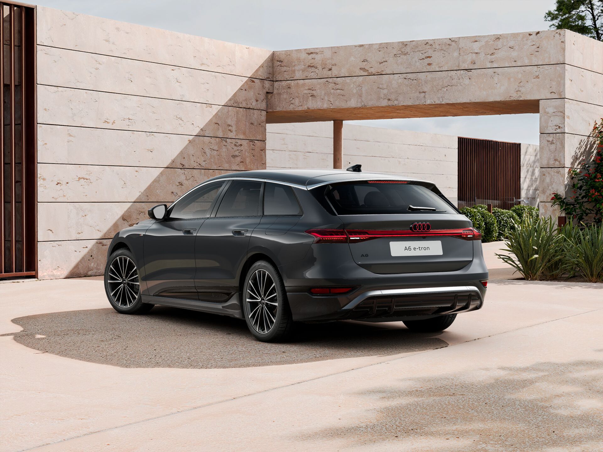 A6 Avant e-tron EXTERIOR-REAR-3-4