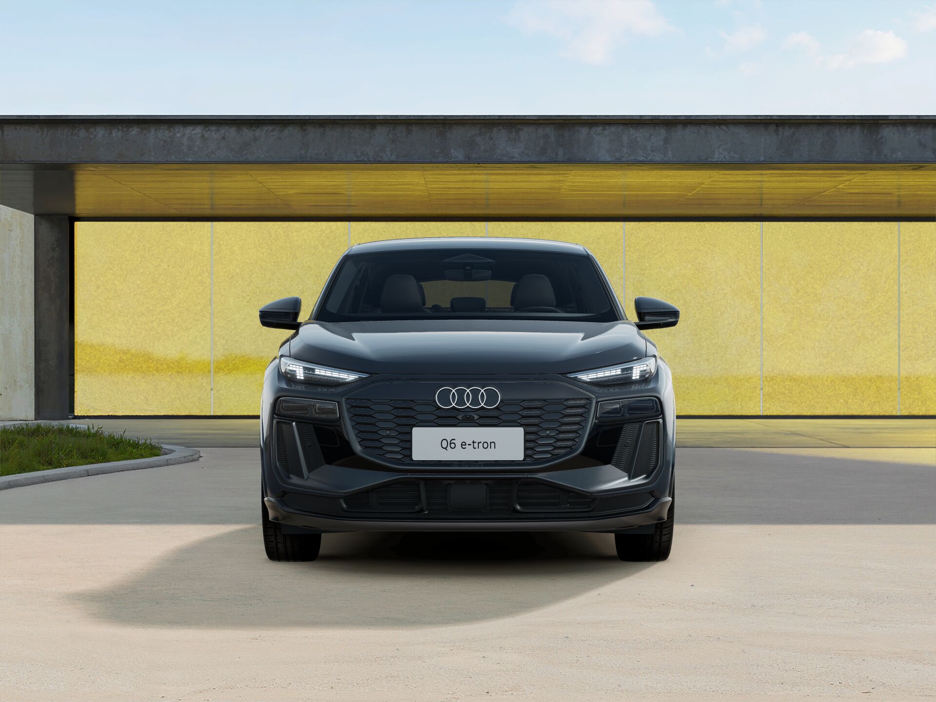 Nouvelle Q6 Sportback e-tron EXTERIOR-FRONT-FRONT