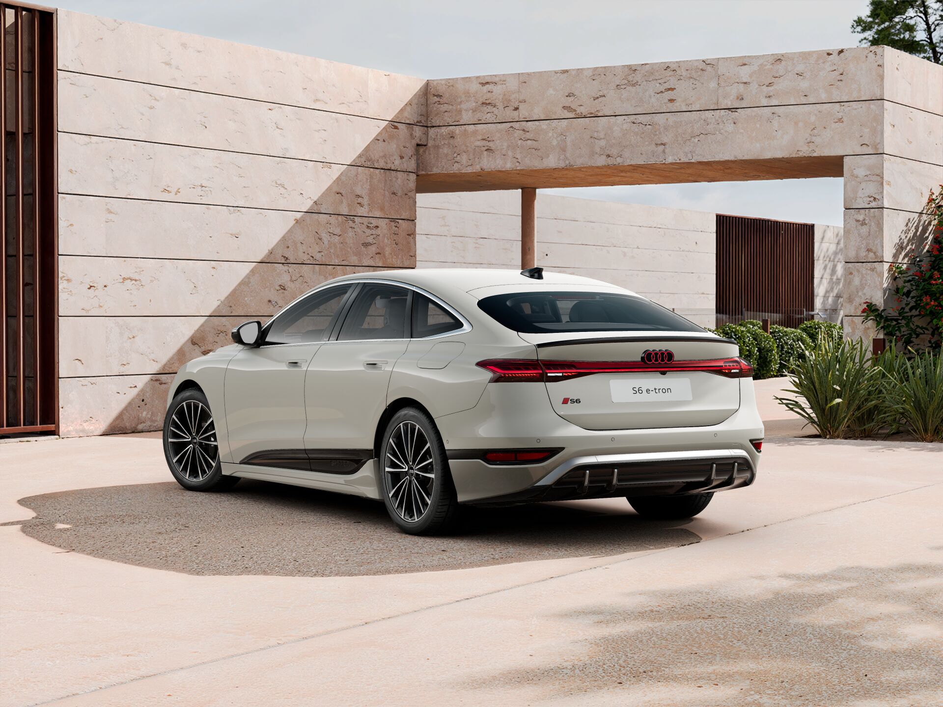 S6 Sportback e-tron EXTERIOR-REAR-3-4
