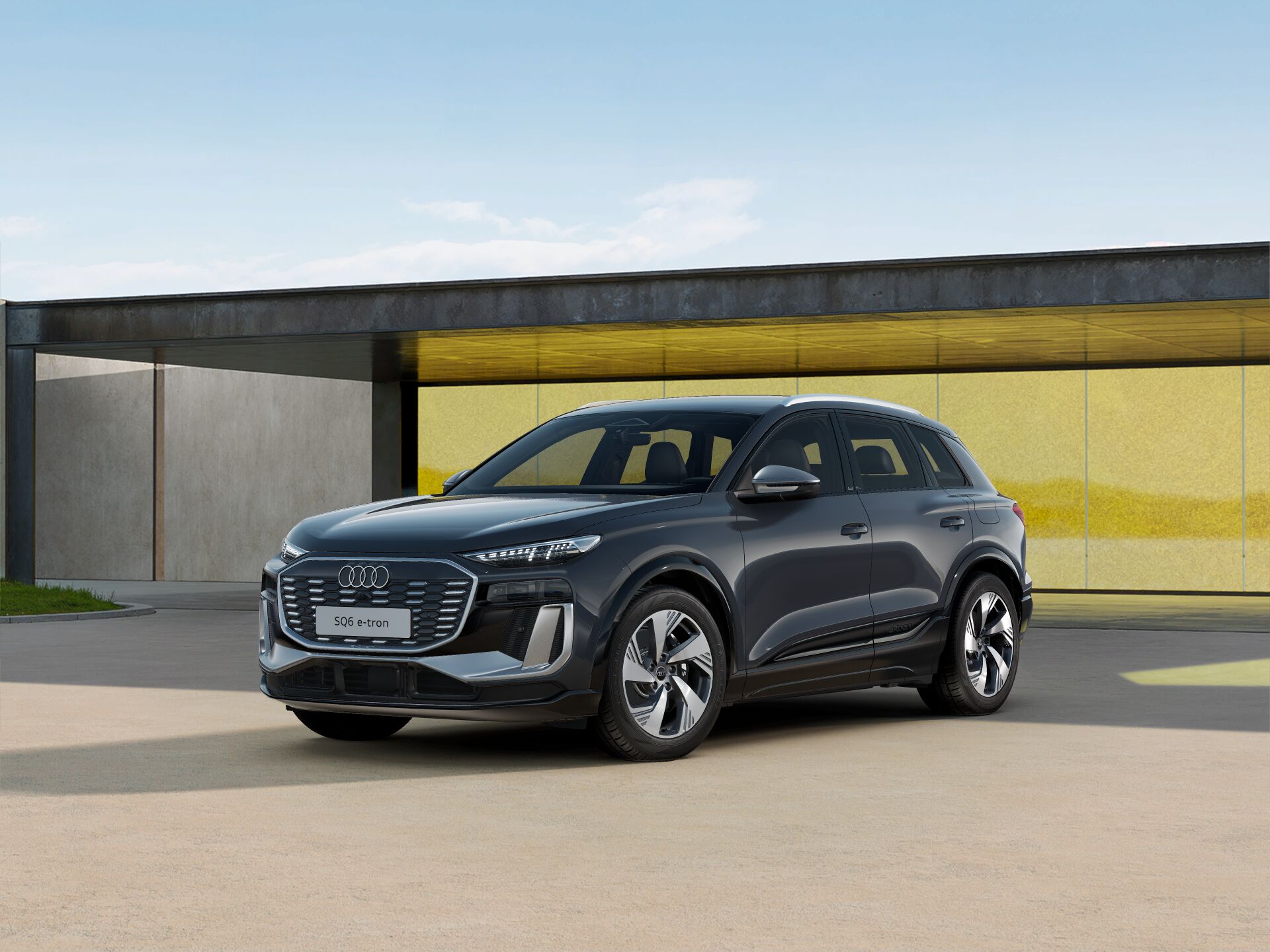 SQ6 SUV e-tron EXTERIOR-FRONT-3-4