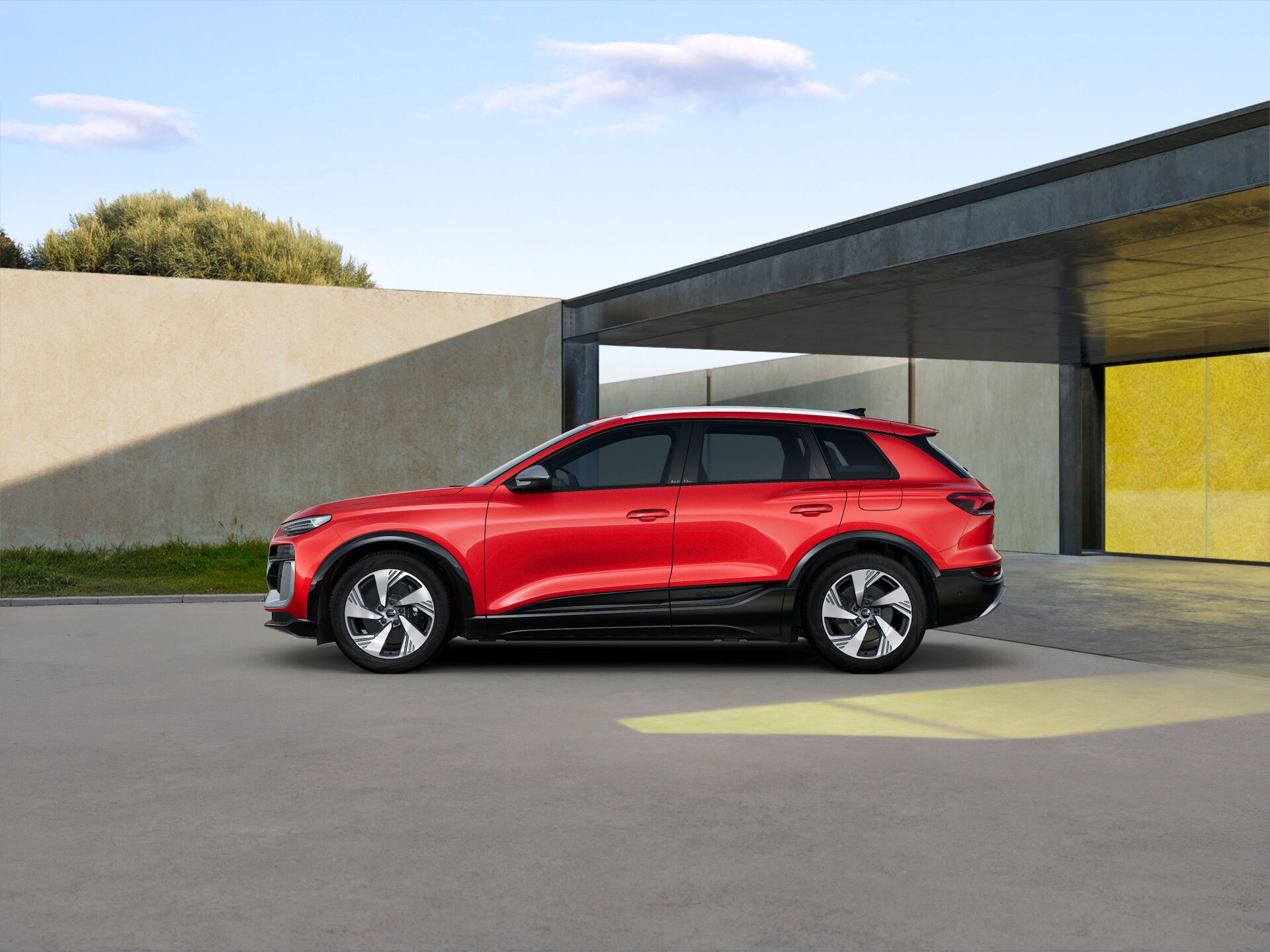 SQ6 e-tron EXTERIOR-PARALLEL-SIDE