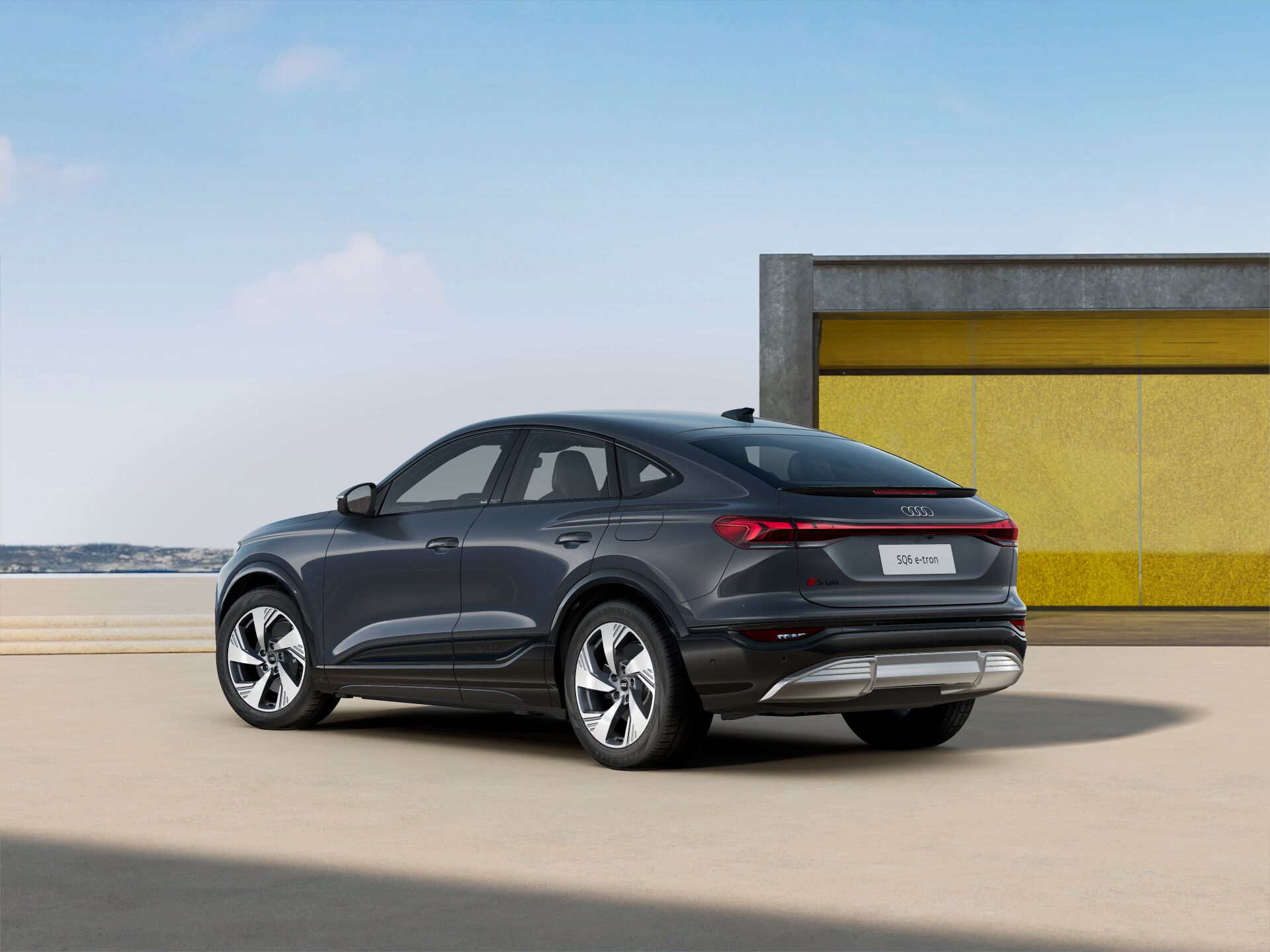 SQ6 Sportback e-tron EXTERIOR-REAR-3-4