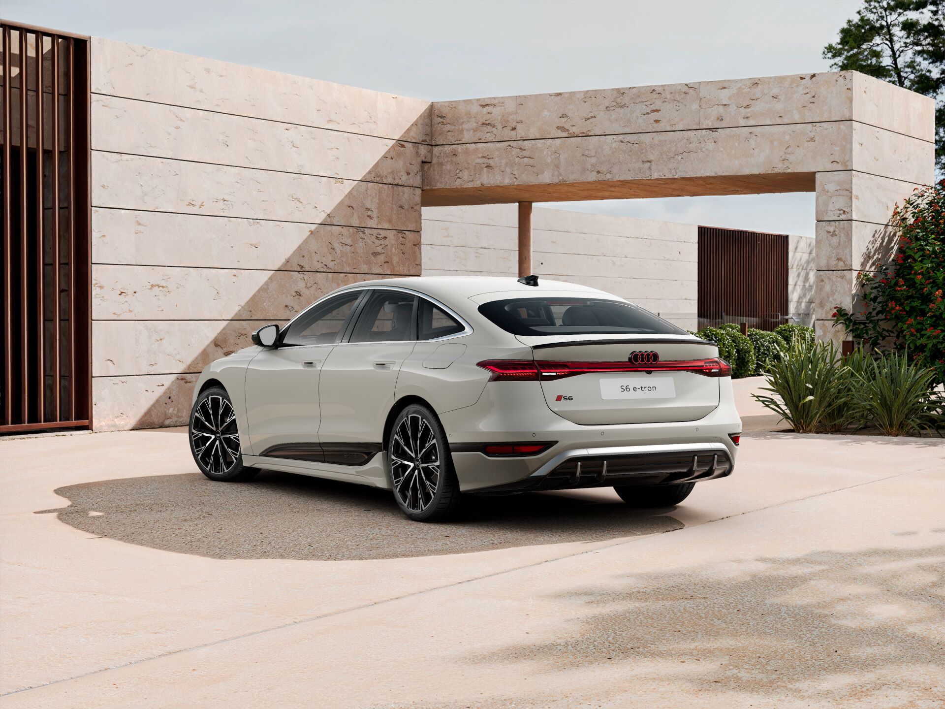 S6 Sportback e-tron EXTERIOR-REAR-3-4