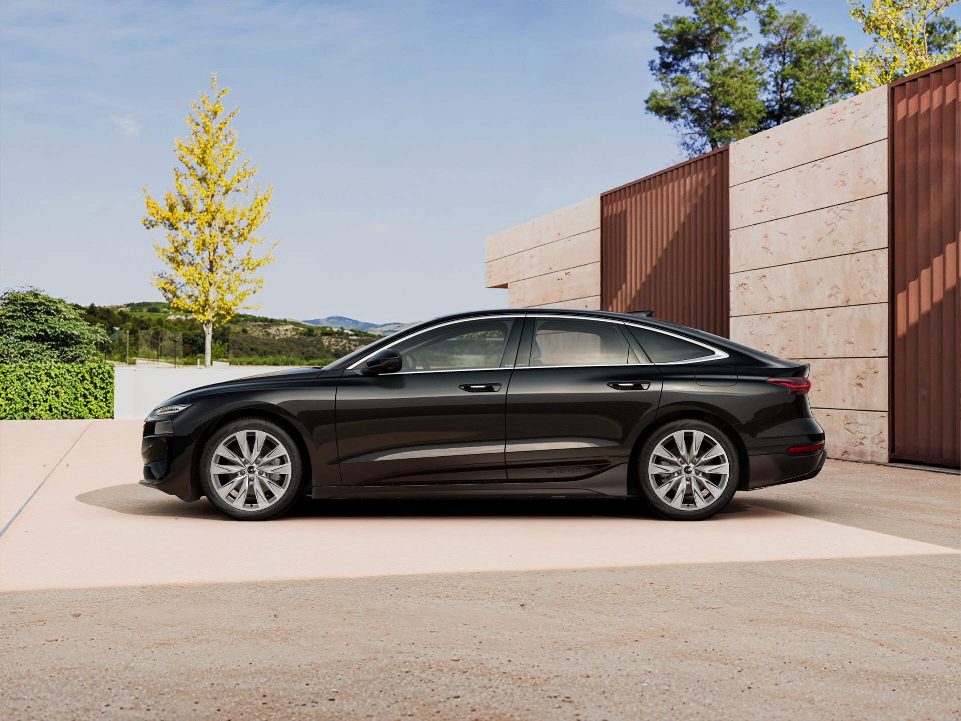 A6 Sportback e-tron EXTERIOR-PARALLEL-SIDE