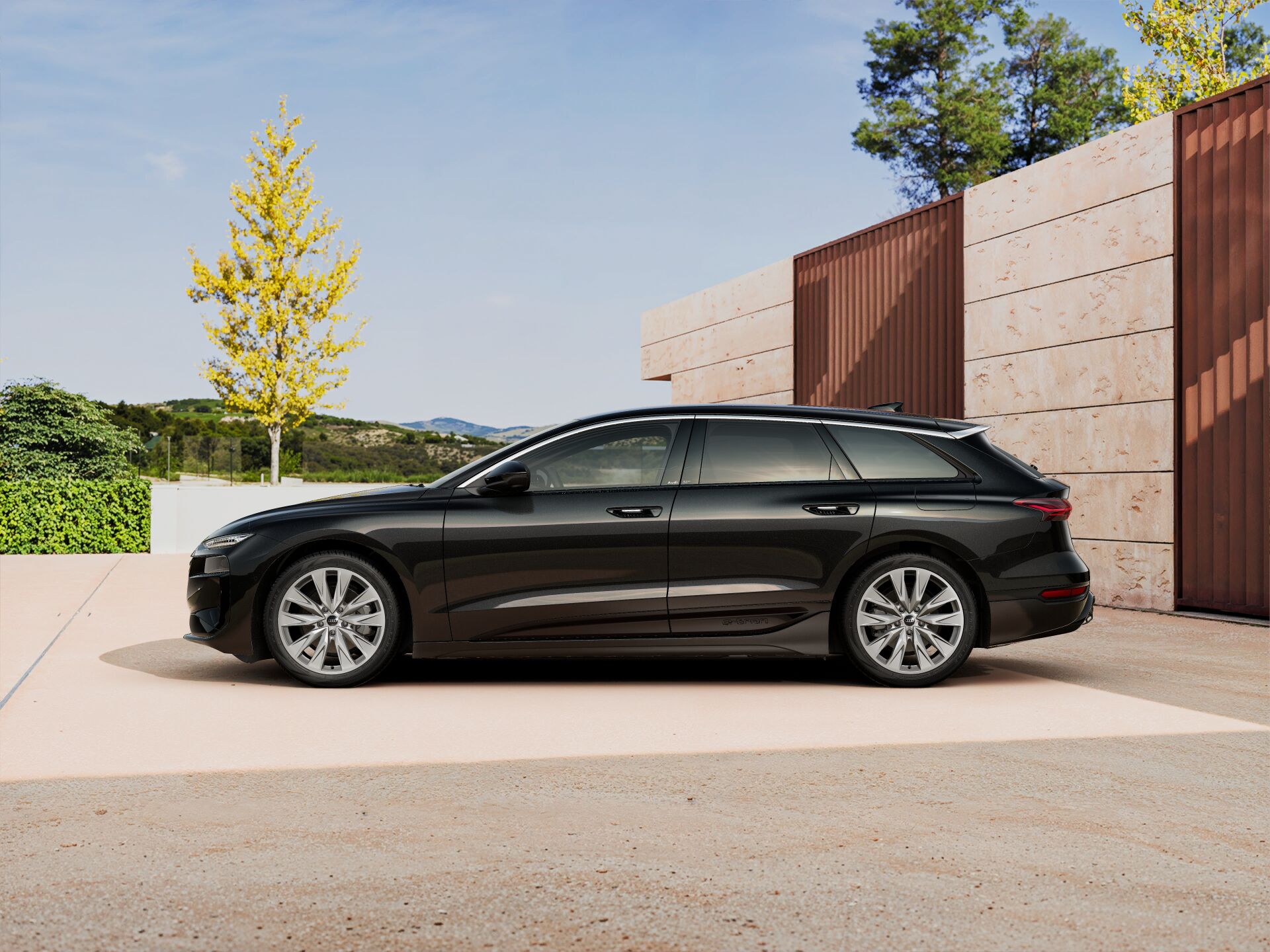 A6 Avant e-tron EXTERIOR-PARALLEL-SIDE