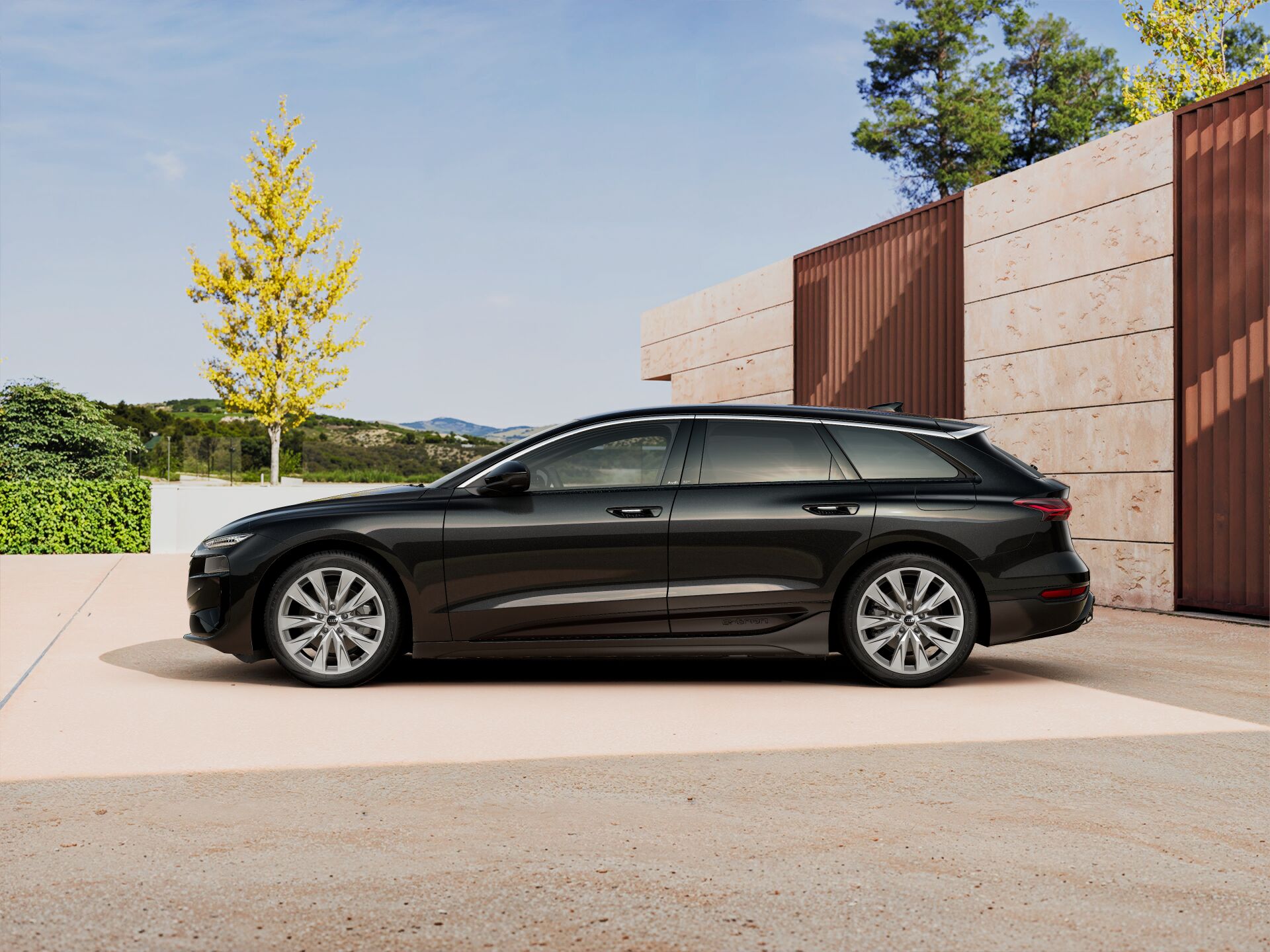 A6 Avant e-tron EXTERIOR-PARALLEL-SIDE