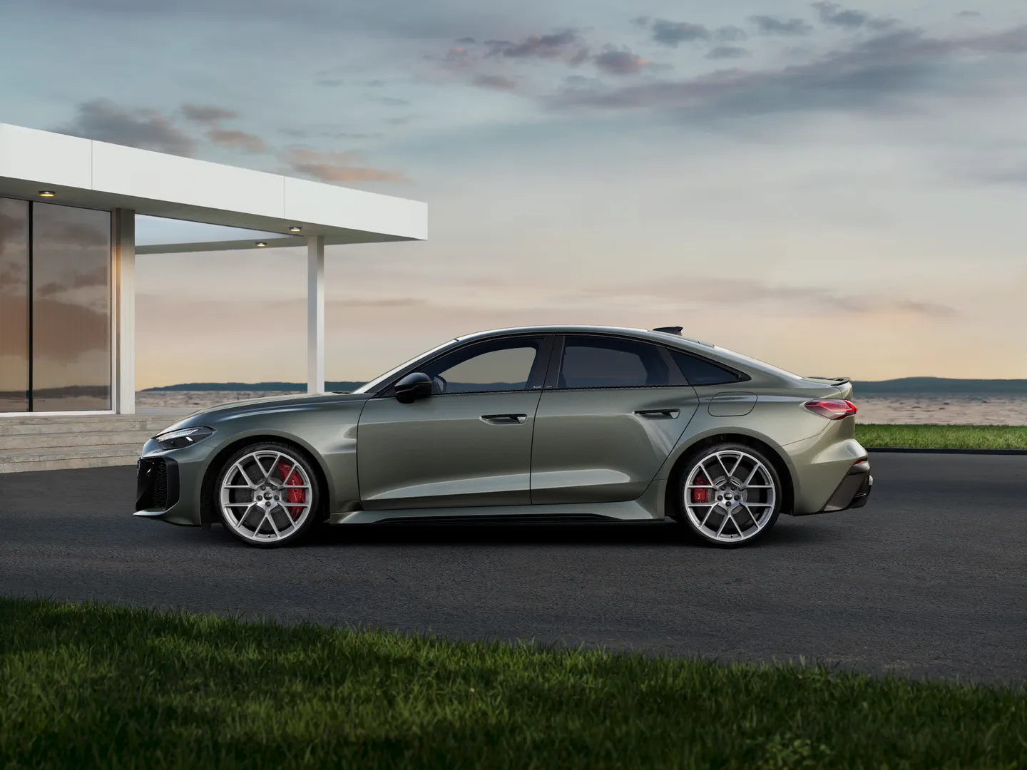 Zdjęcie&nbsp;Audi RS 5 Sedan&nbsp;RS 5 Sedan 470 kW tiptronic&nbsp;– Ujęcie: bok