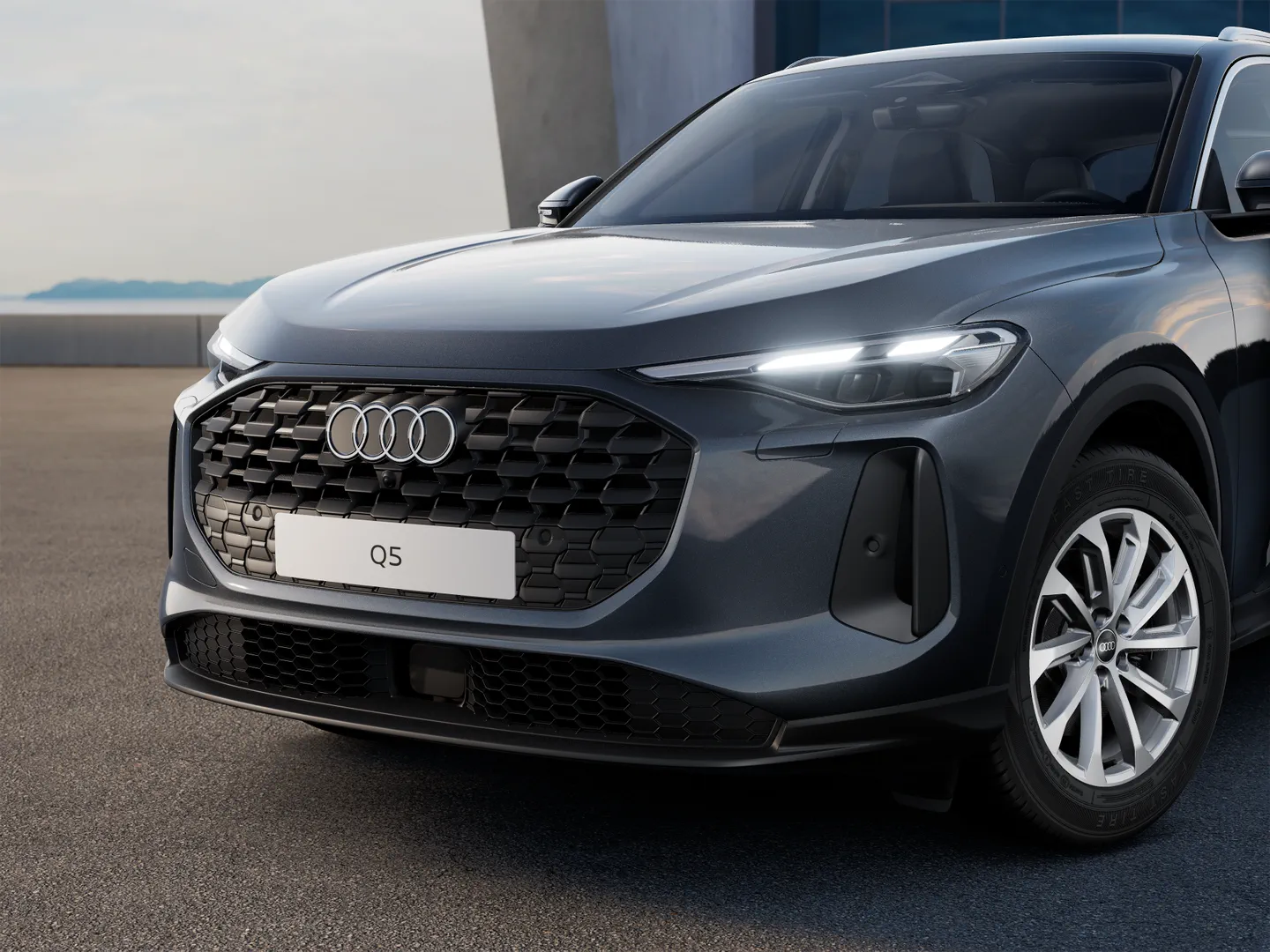 Zdjęcie Audi Q5 SUV TFSI 150 kW S tronic – Ujęcie: reflektory