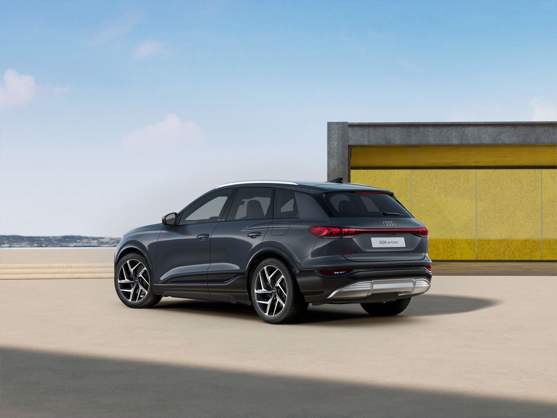 SQ6 e-tron EXTERIOR-REAR-3-4
