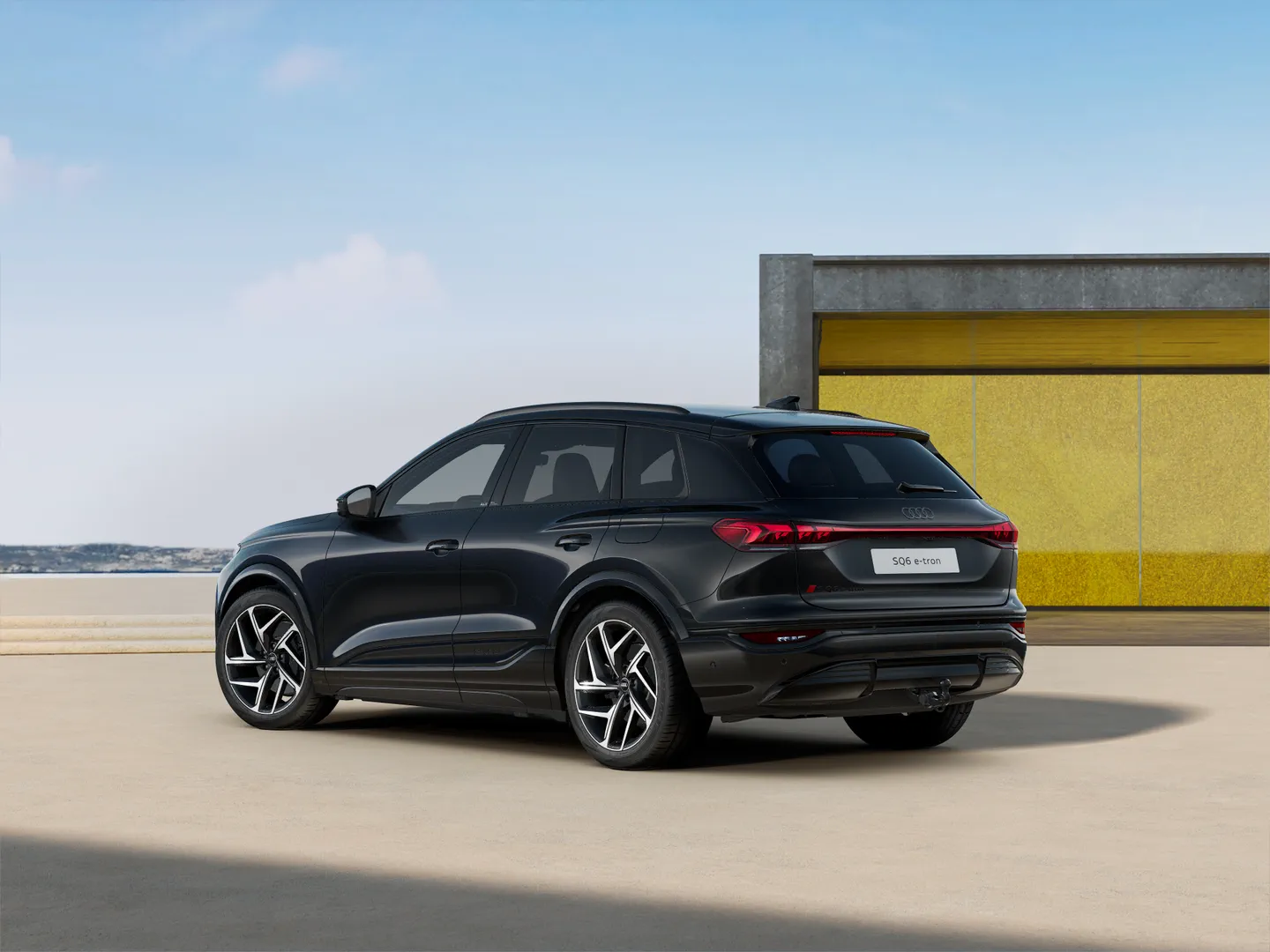 Zdjęcie&nbsp;Audi SQ6 SUV e-tron&nbsp;SQ6 SUV e-tron 360,00 kW&nbsp;– Ujęcie: tył 3/4