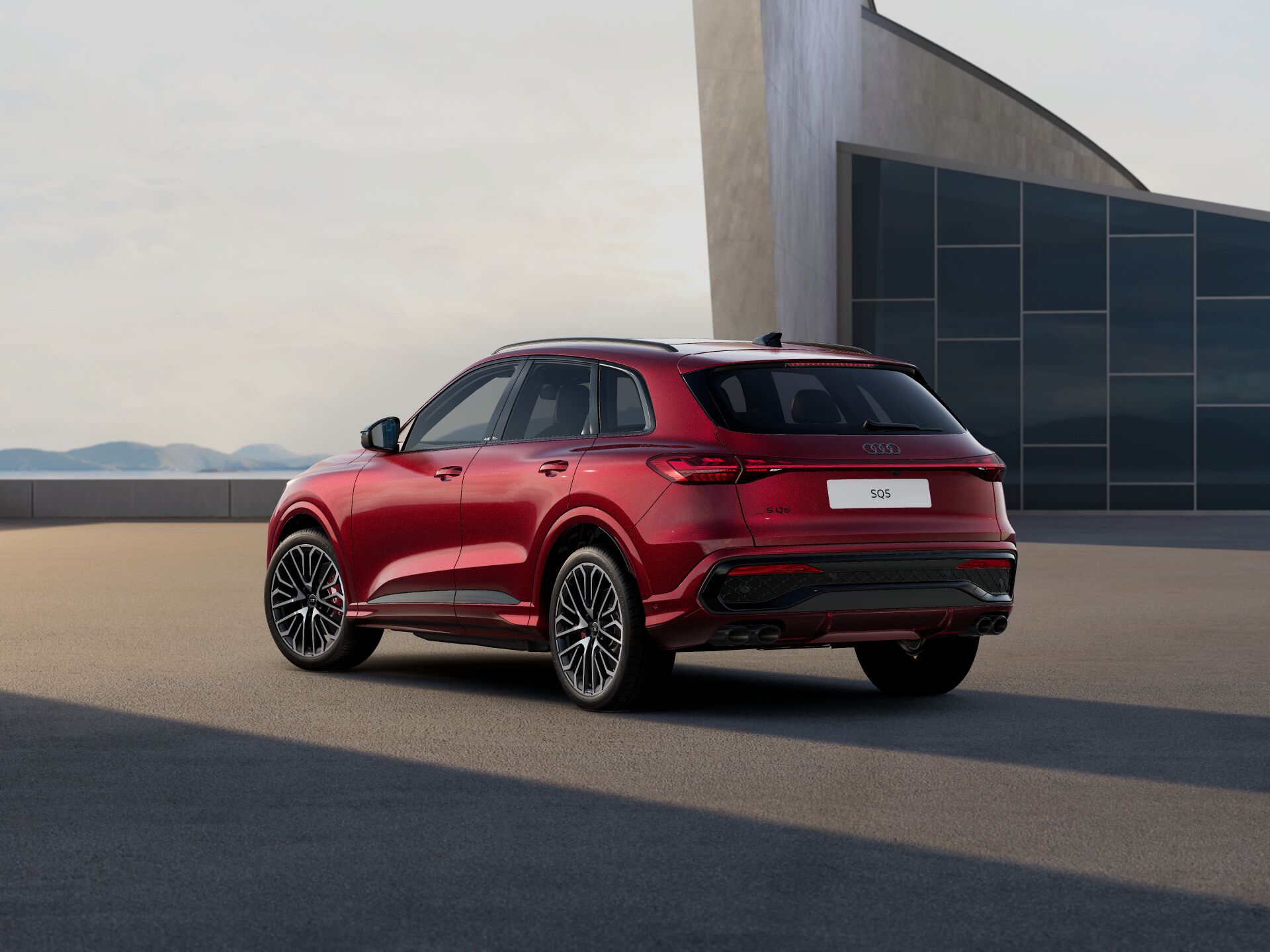 SQ5 SUV EXTERIOR-REAR-3-4