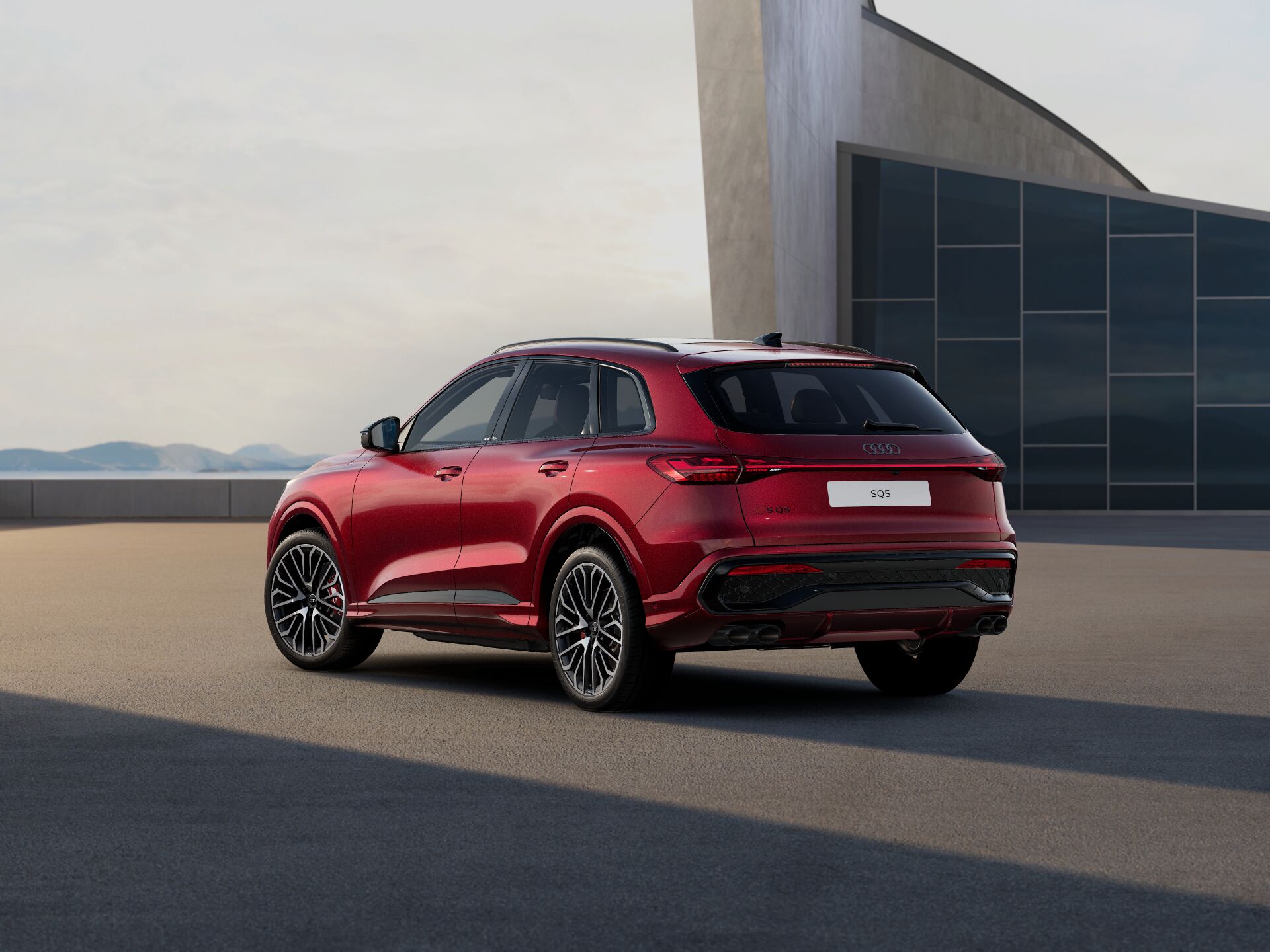 SQ5 SUV EXTERIOR-REAR-3-4